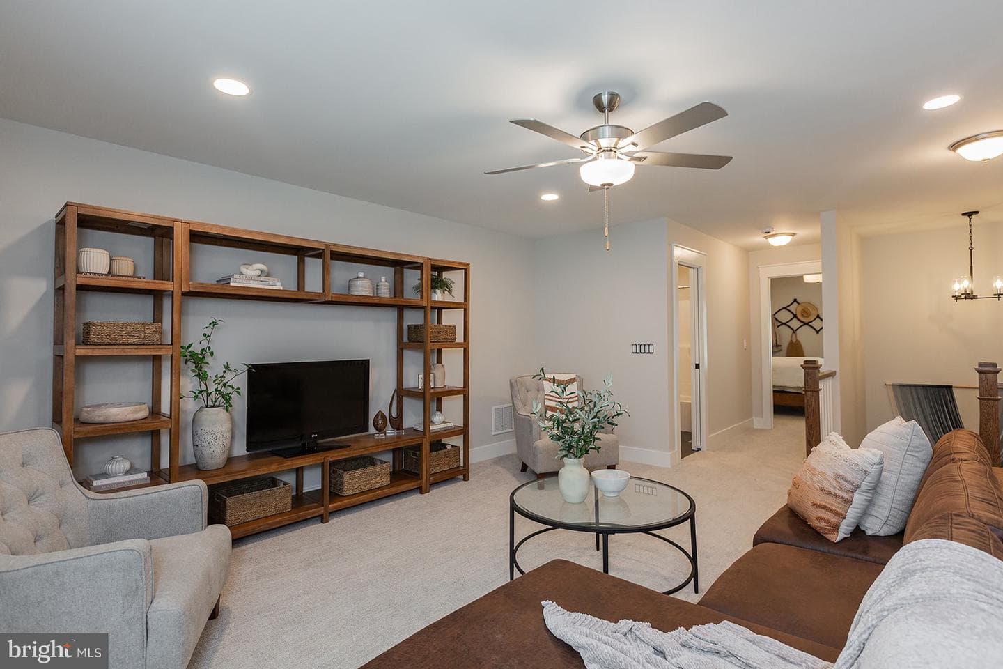 618 Greenbriar Path photo 32