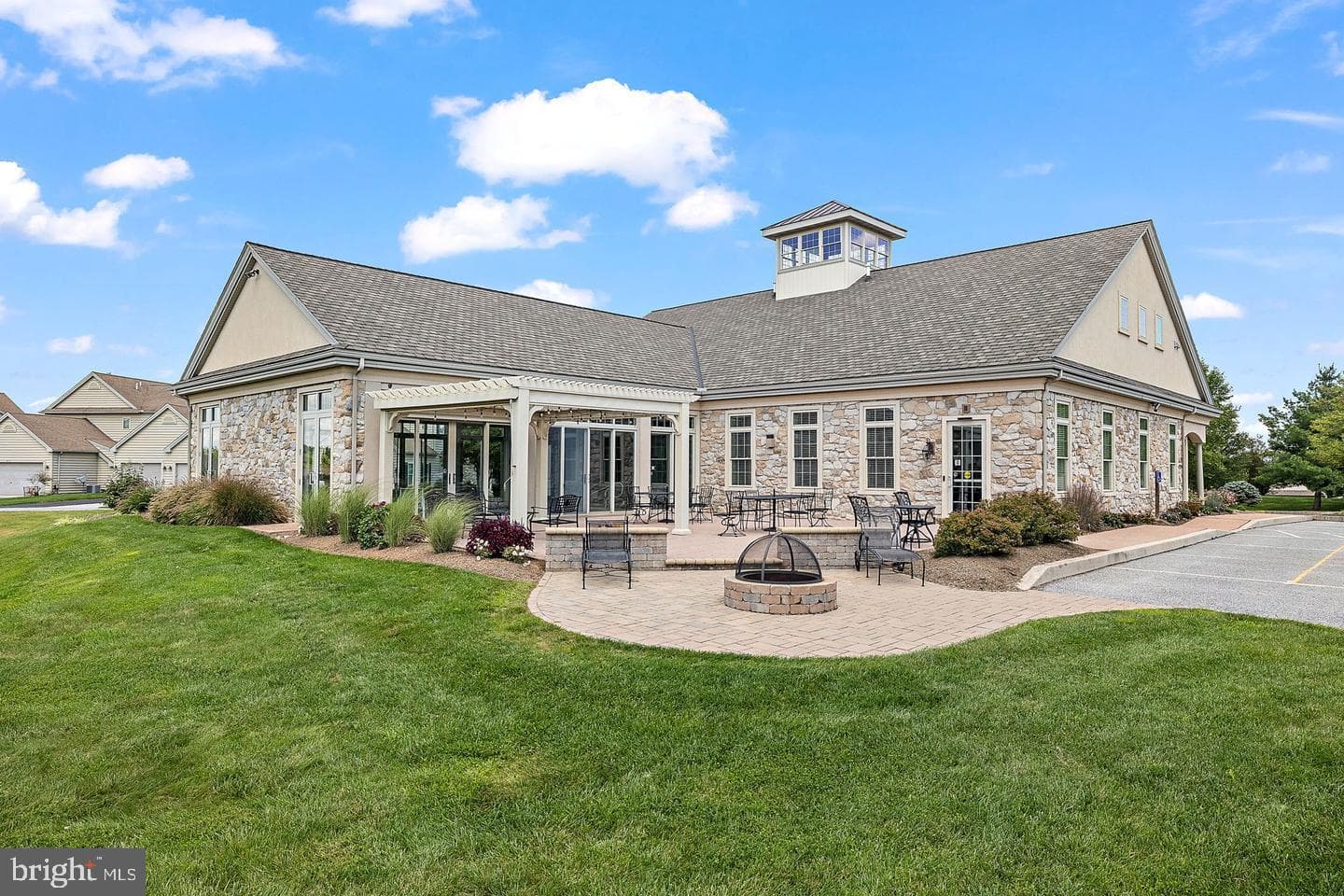 618 Greenbriar Path photo 43