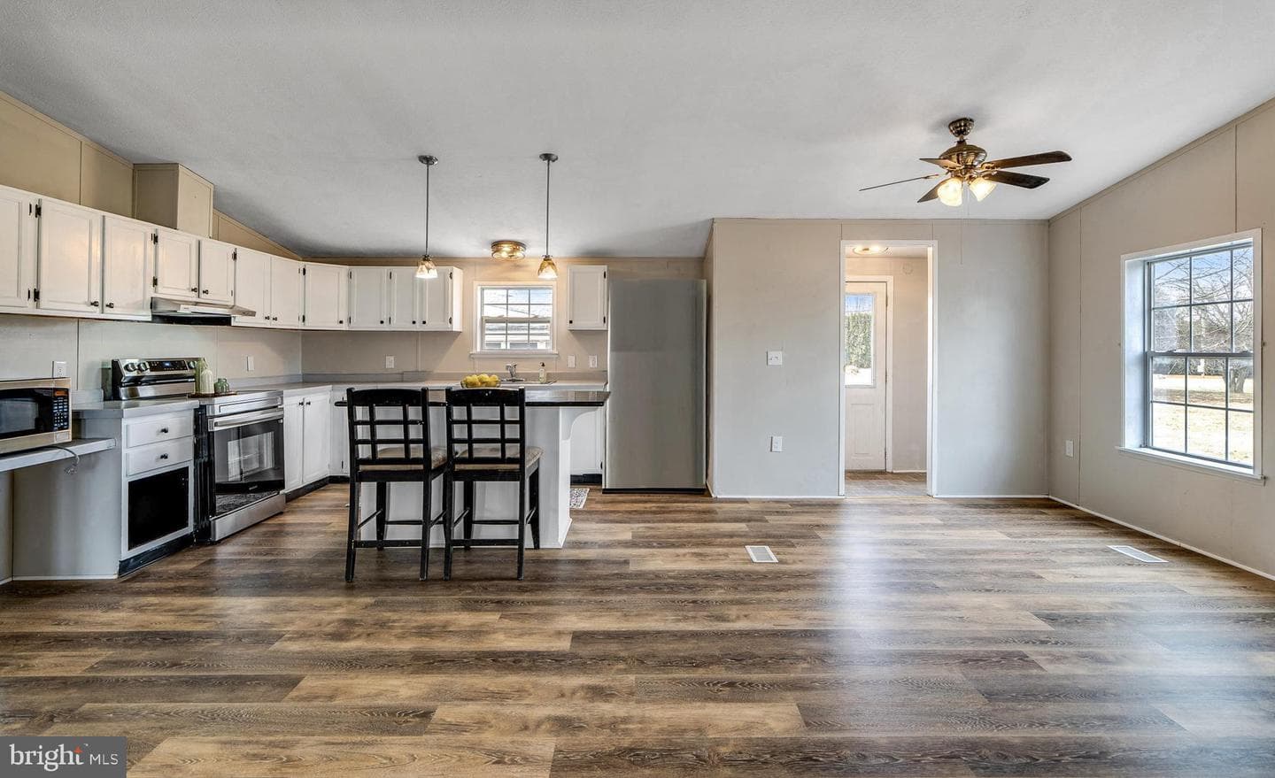 88 Rose Drive photo 1
