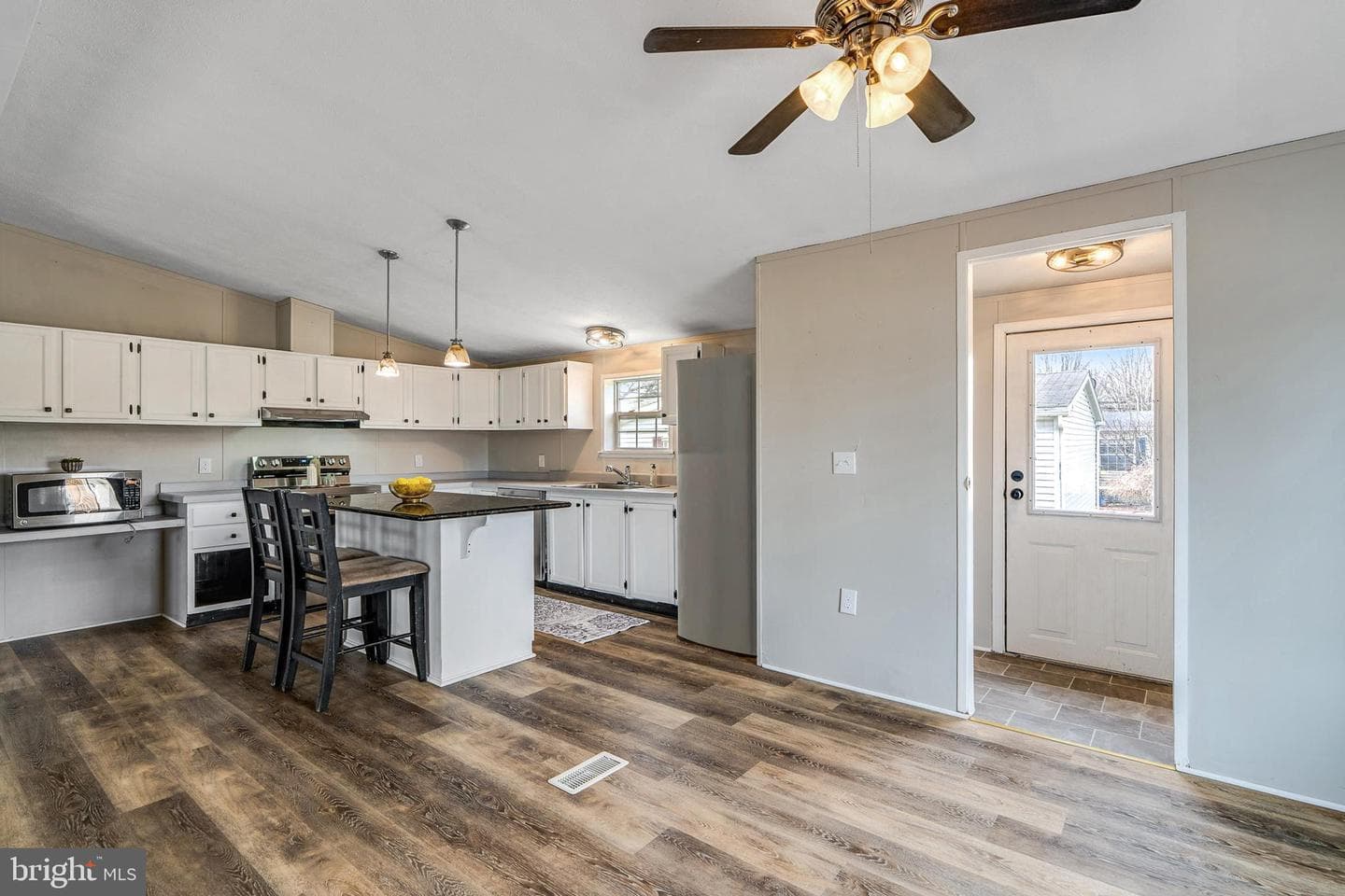88 Rose Drive photo 2