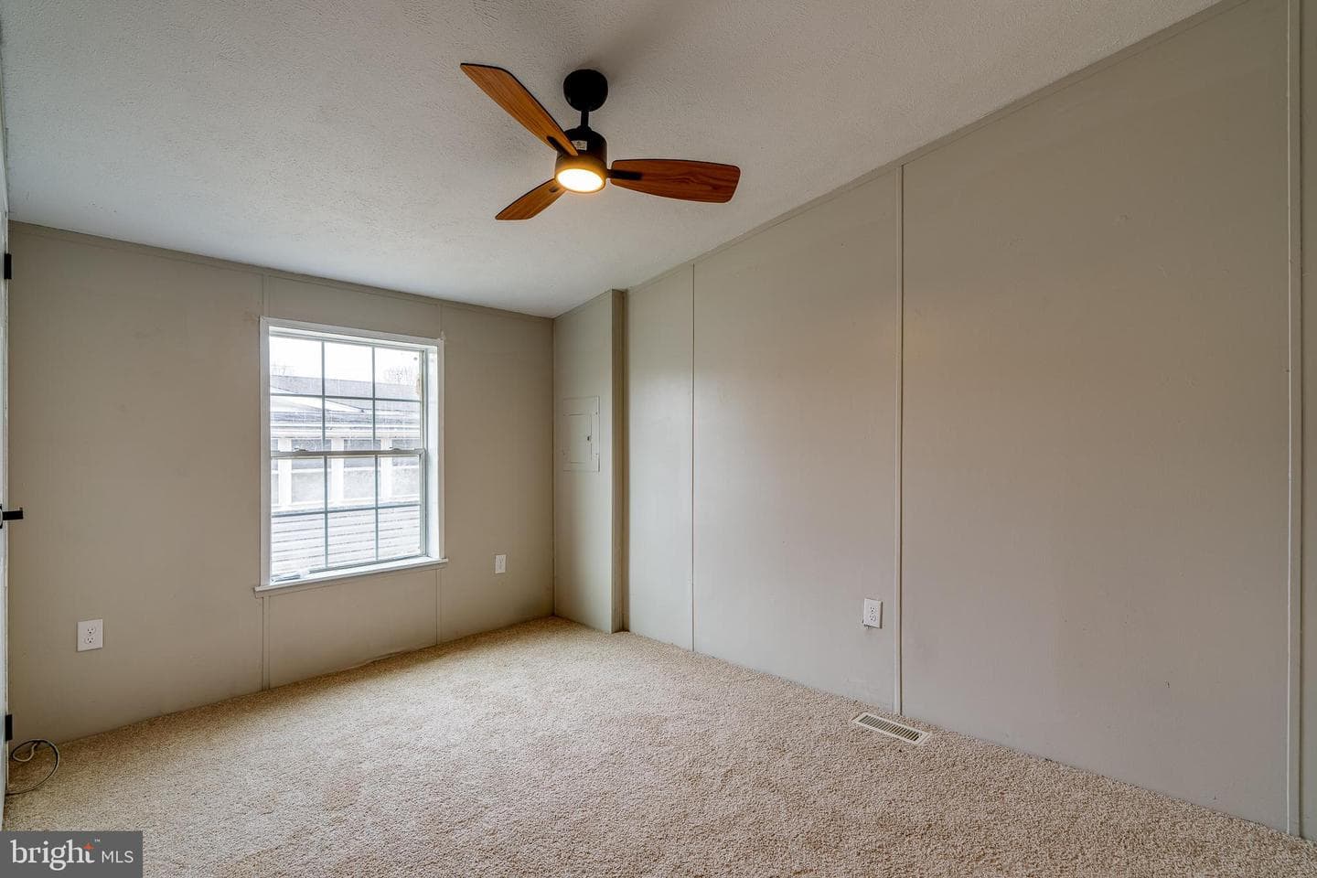 88 Rose Drive photo 24