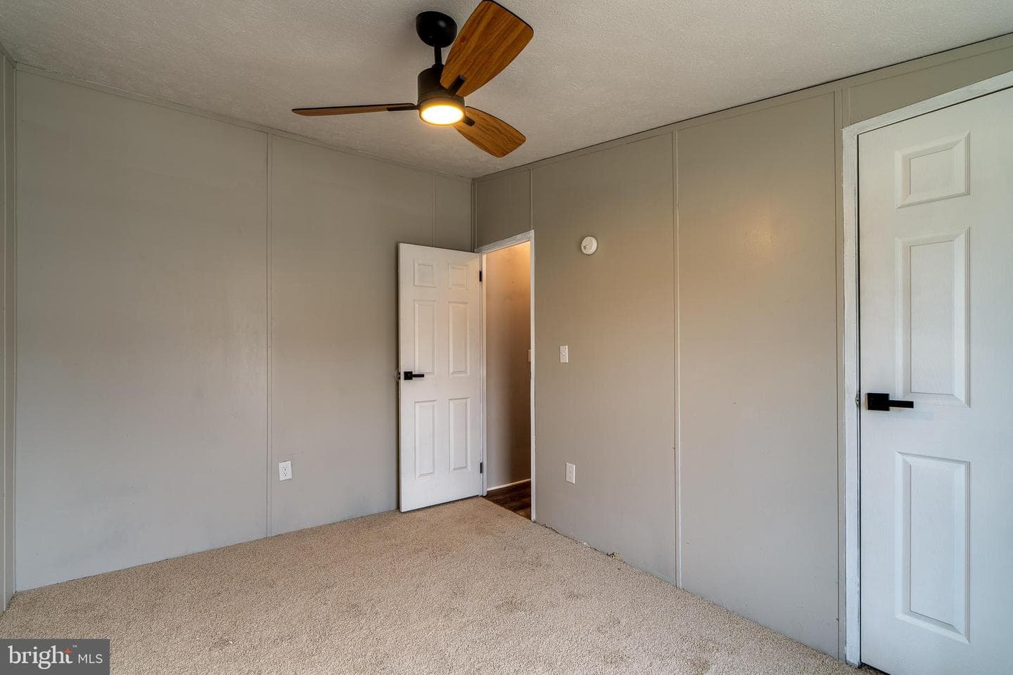 88 Rose Drive photo 25