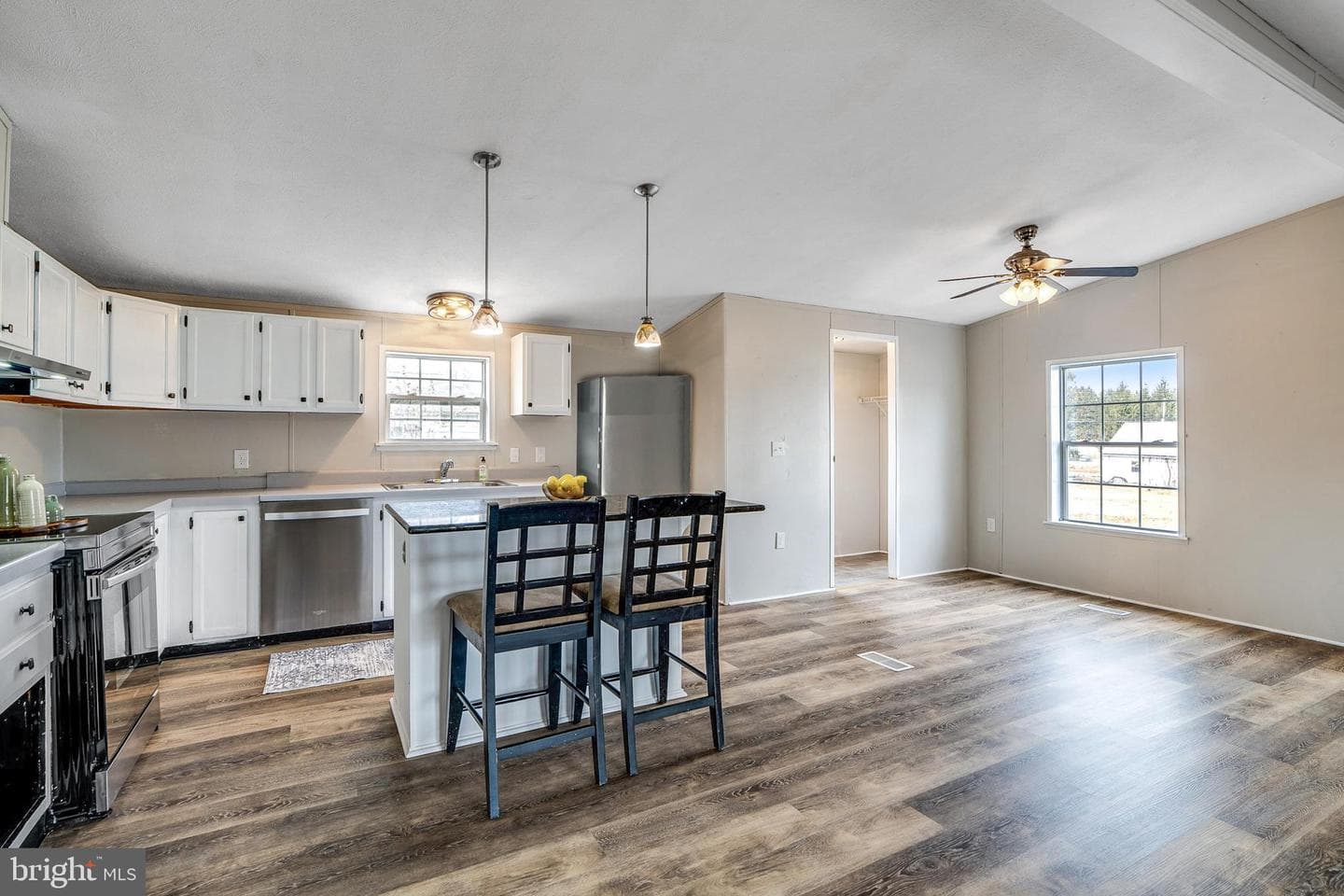 88 Rose Drive photo 5