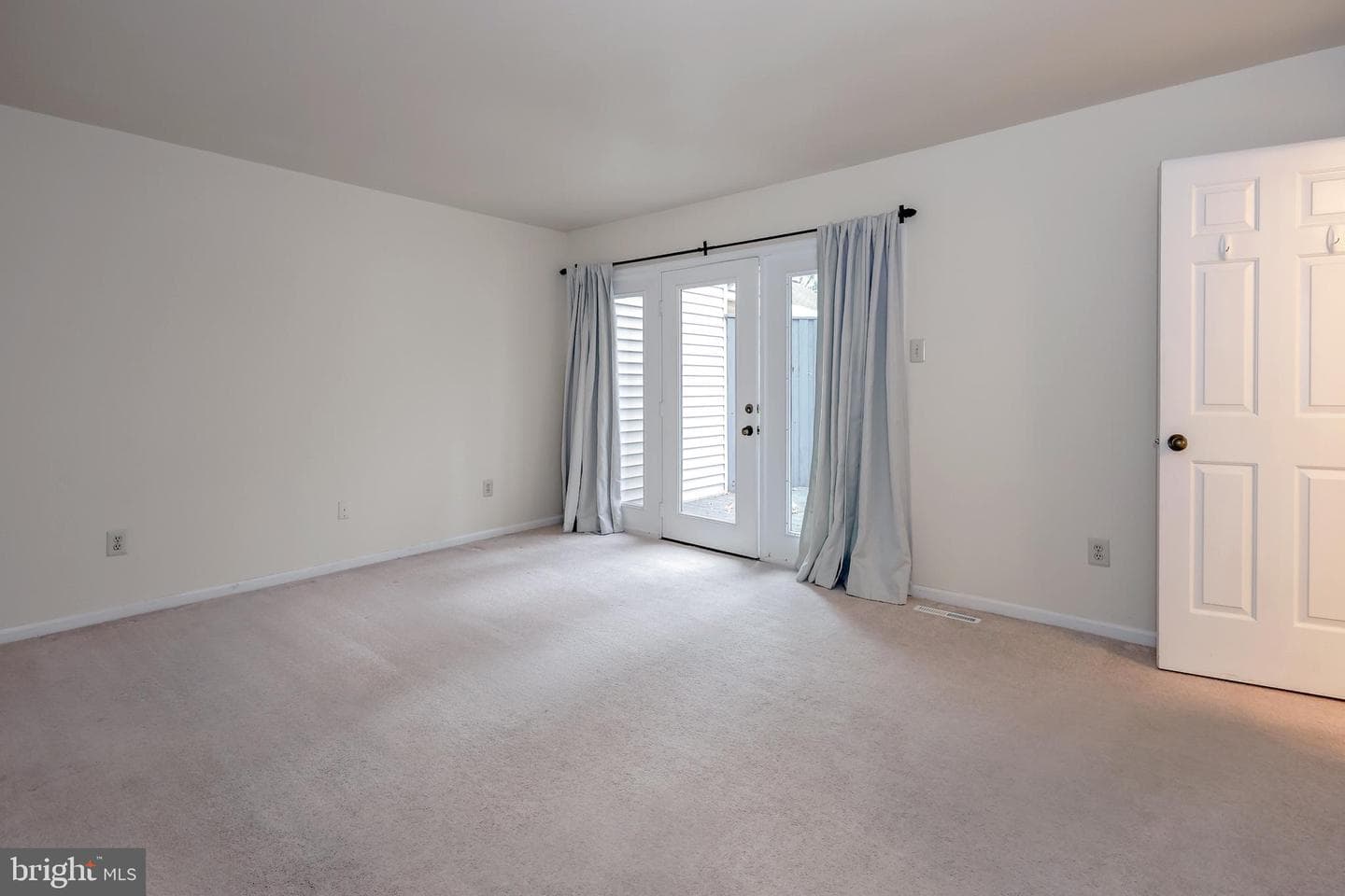 628 Glenwood photo 19