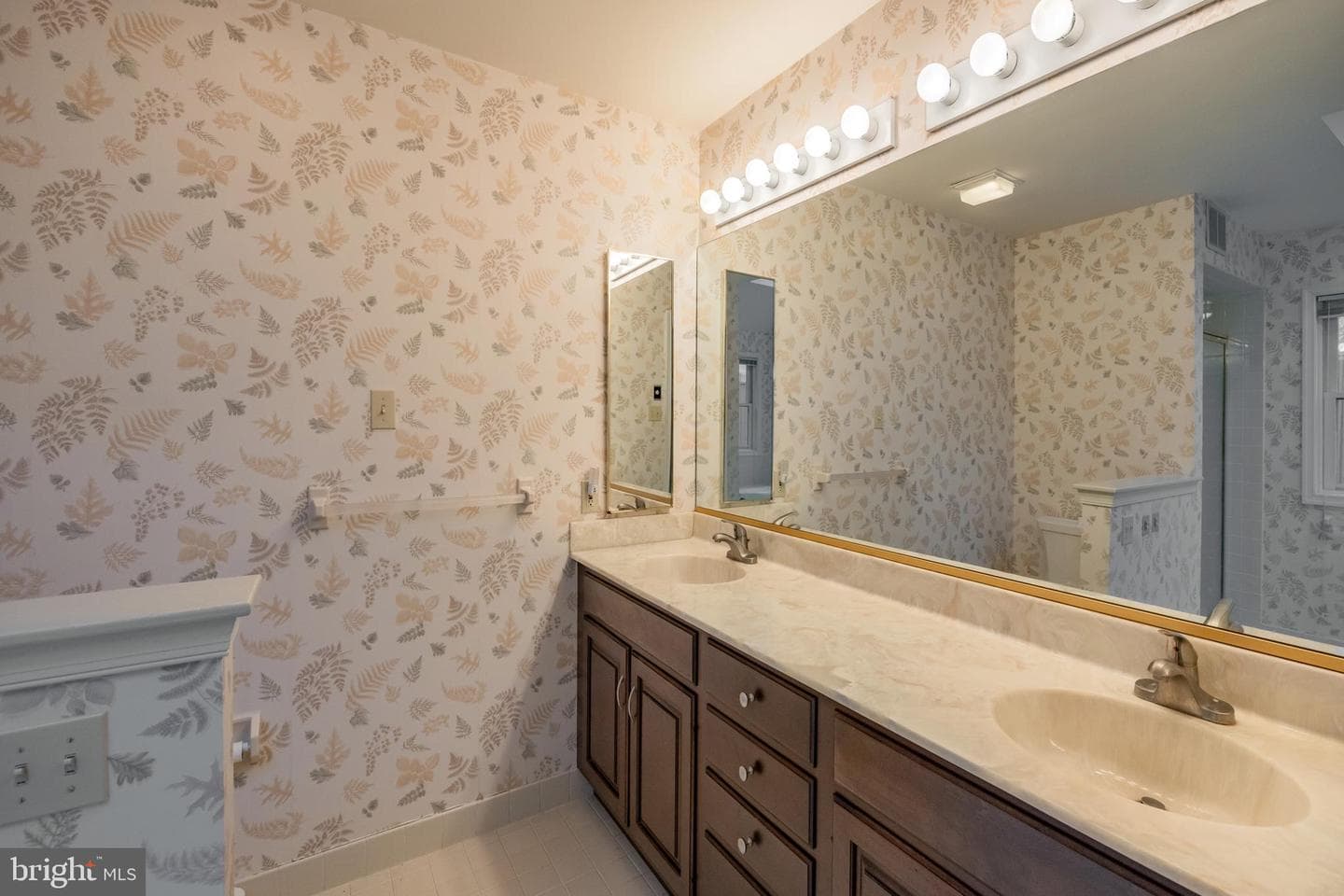 628 Glenwood photo 22