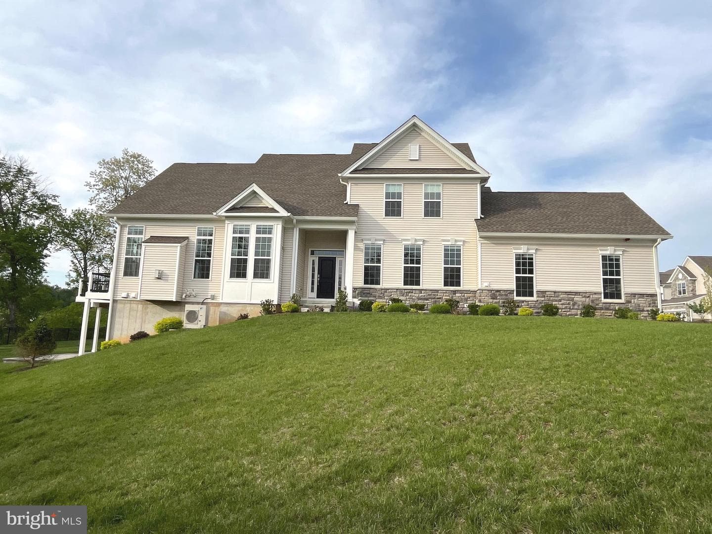 466 Reid Way photo 1