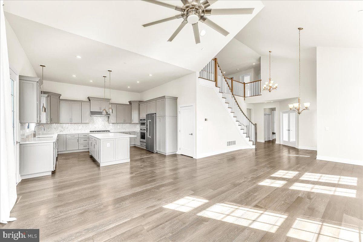 466 Reid Way photo 12