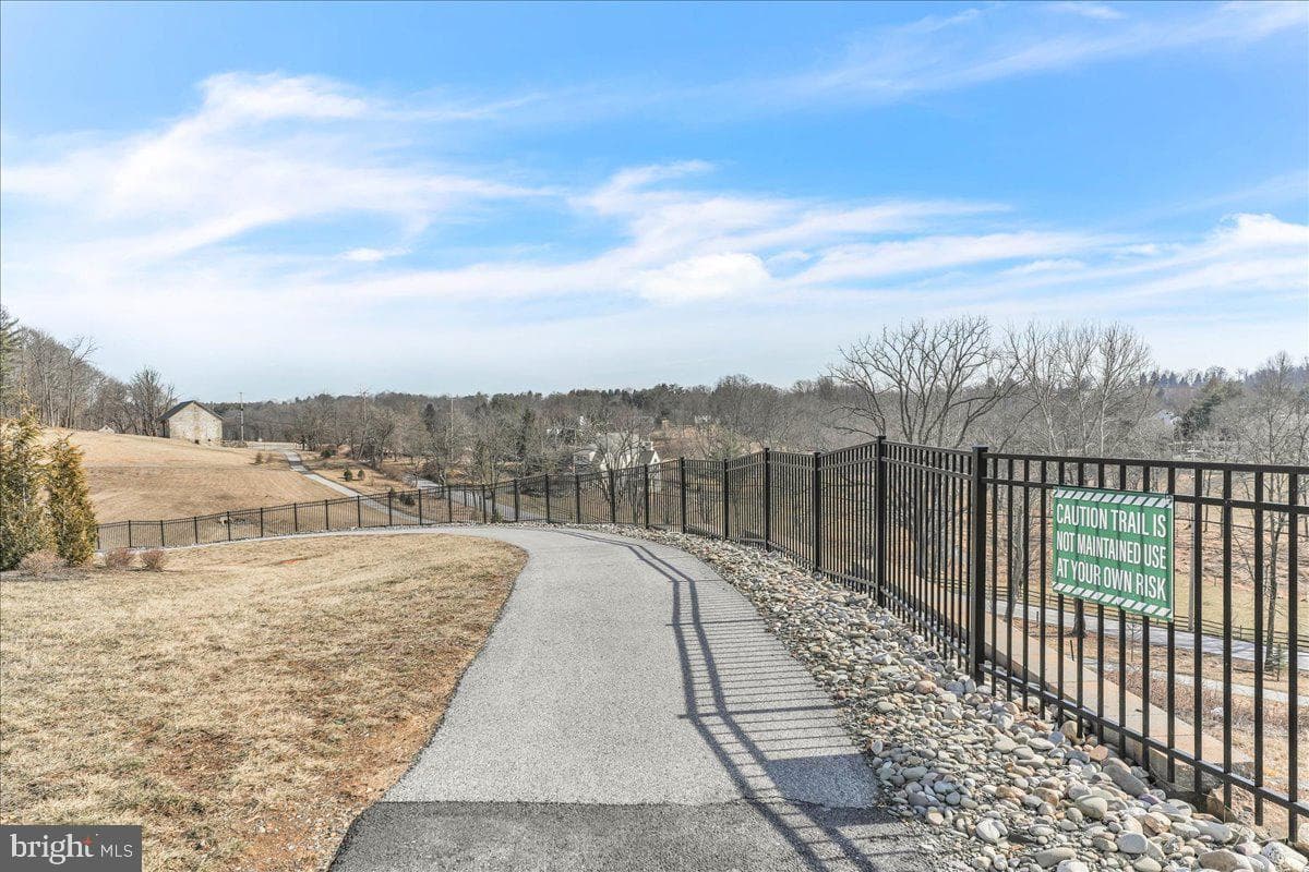 466 Reid Way photo 40