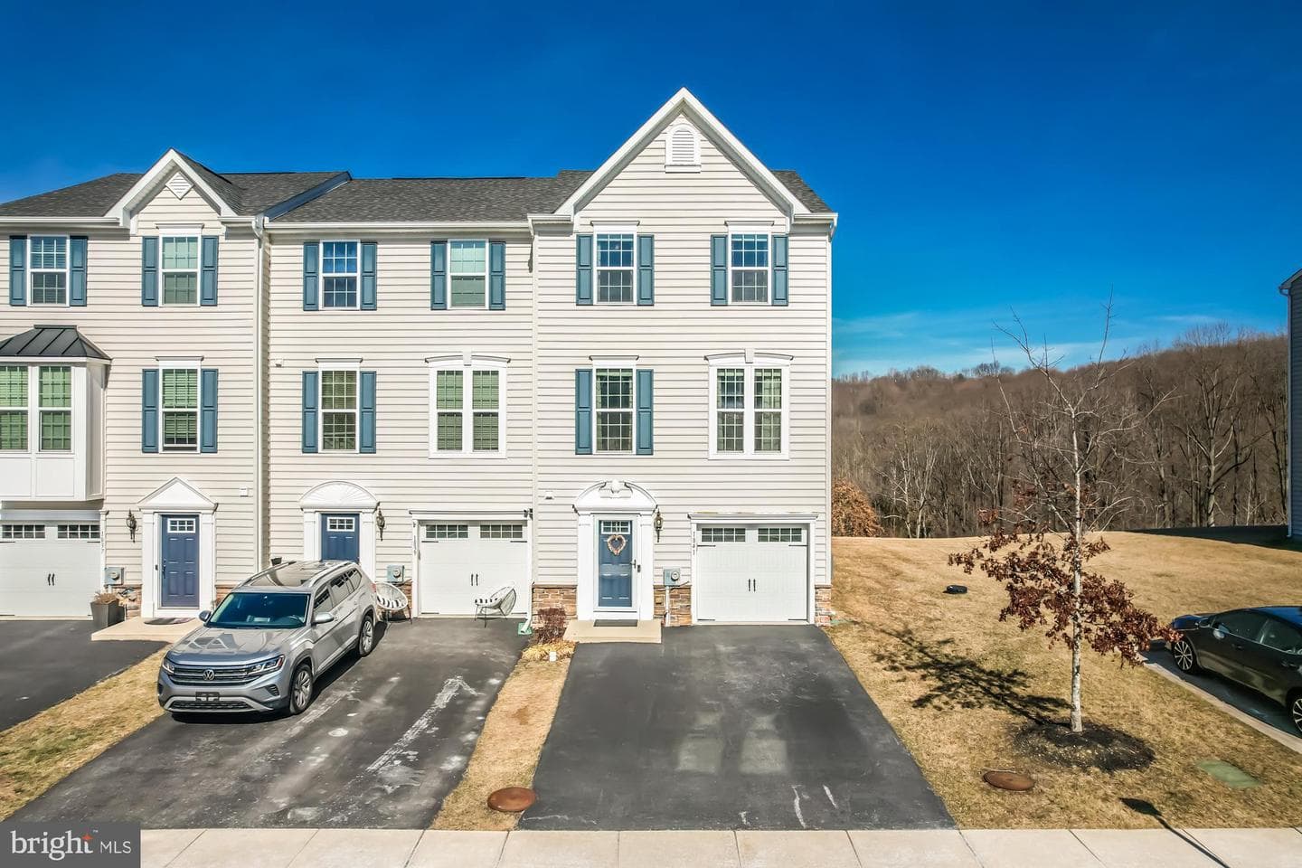 1841 Honeysuckle Court photo 1
