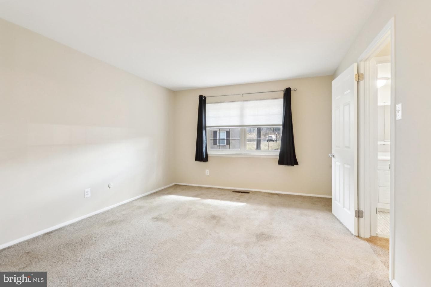 467 Old Forge Crossing photo 16