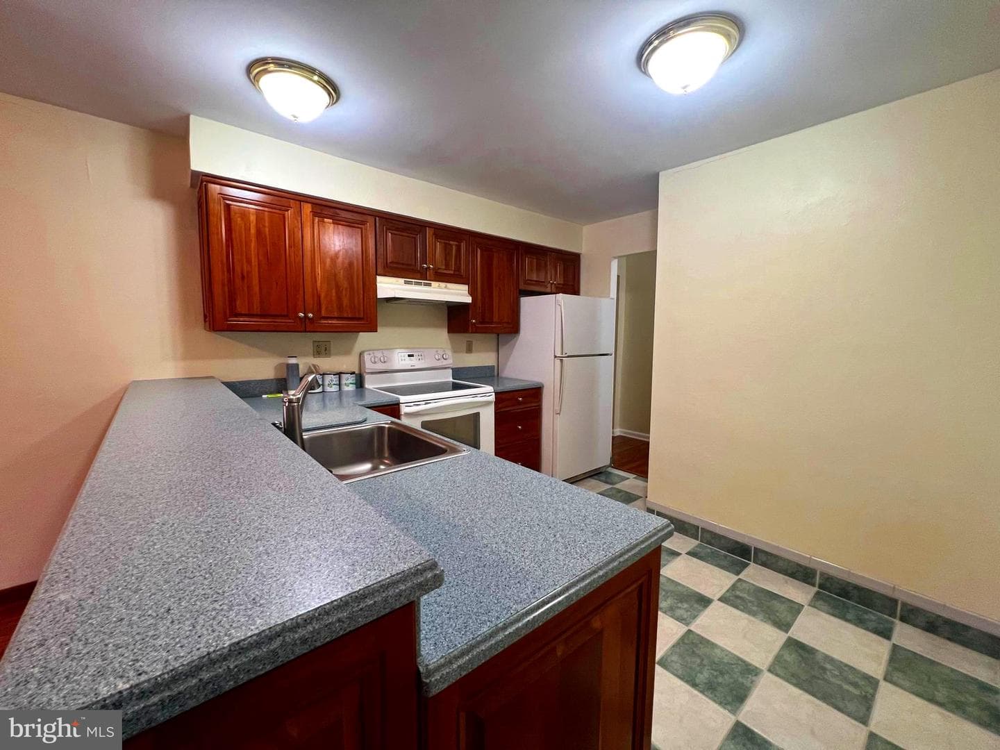 600 Campbell Circle #i12 photo 9