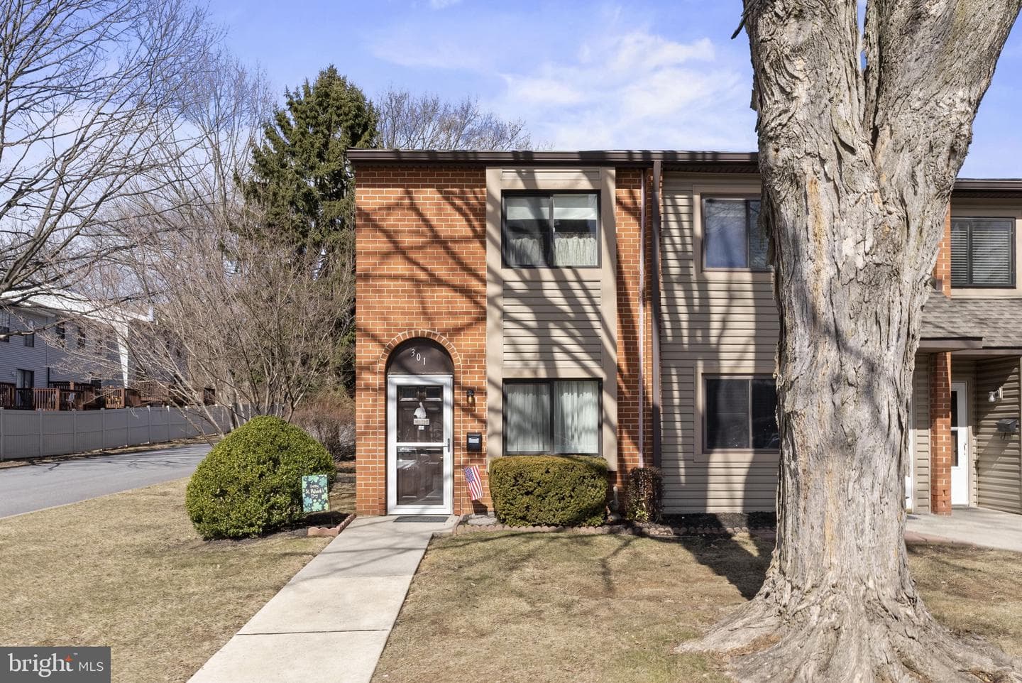 301 Valley Drive photo 2