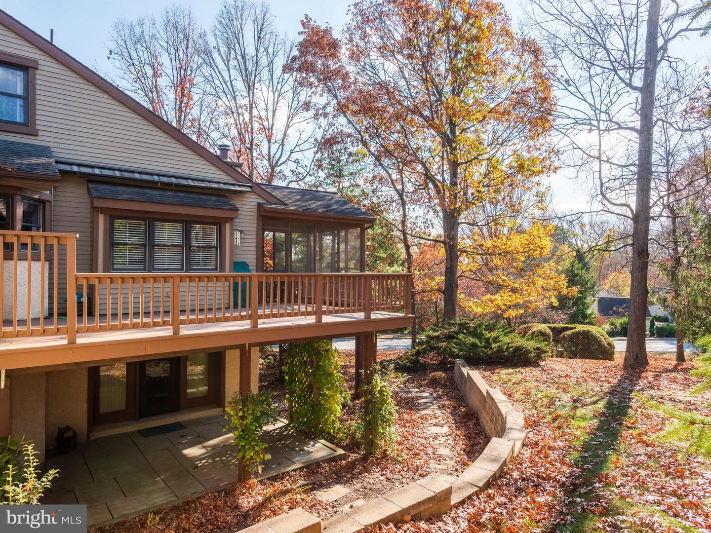 646 Heatherton Lane photo 43