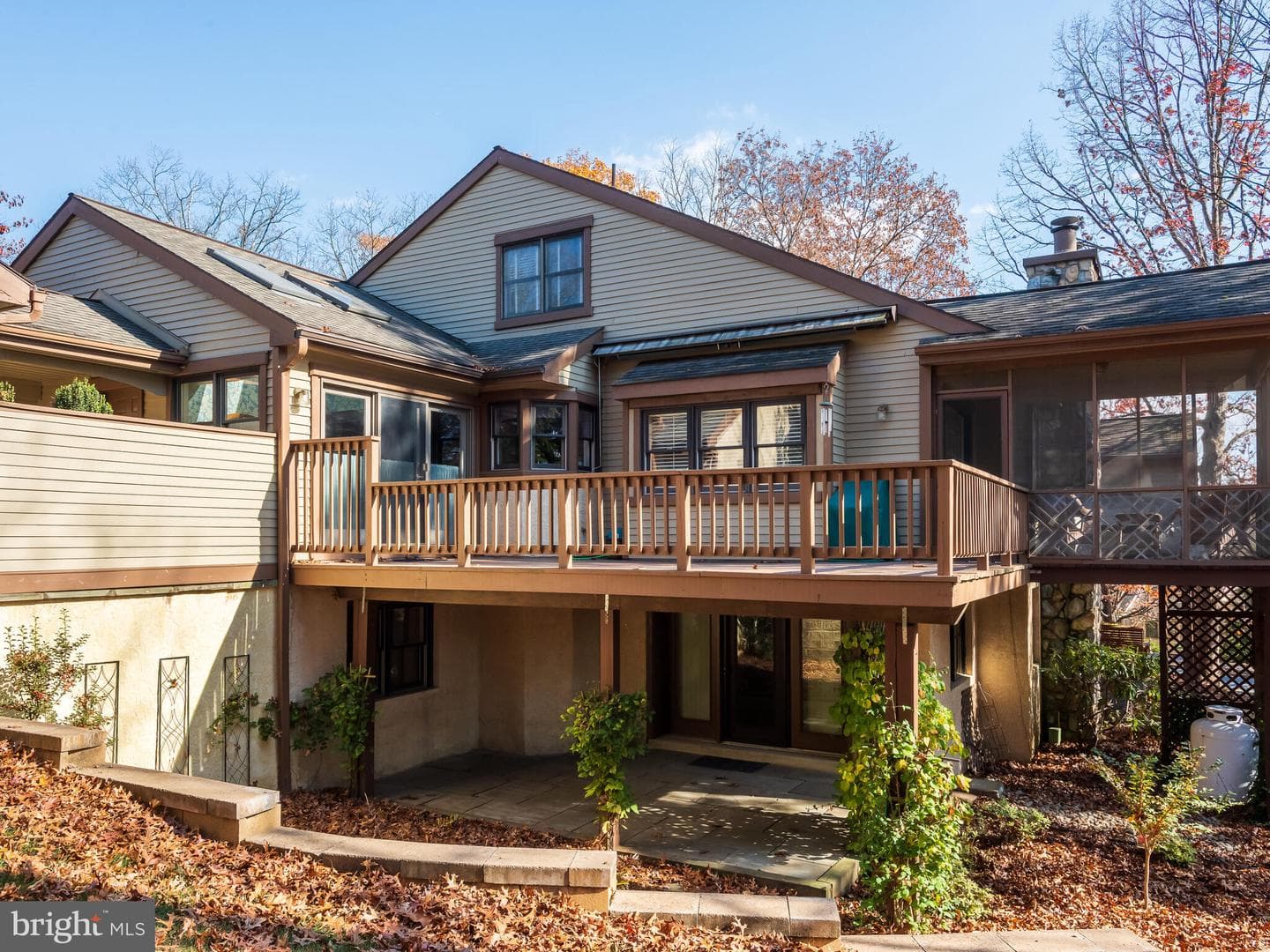 646 Heatherton Lane photo 44