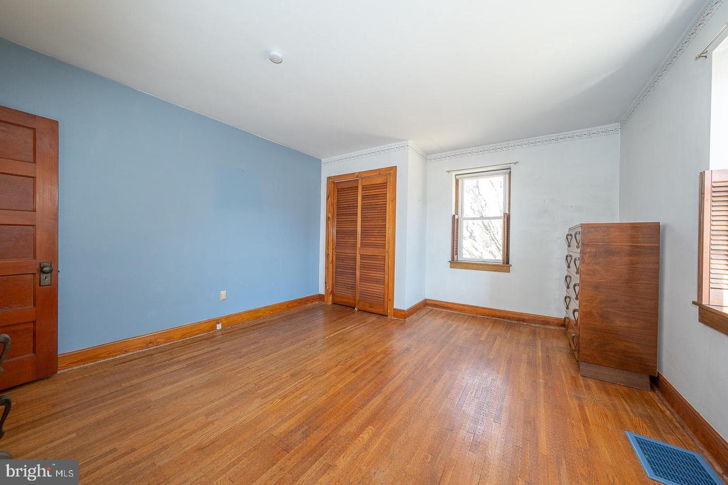 821 W 2nd Avenue photo 26