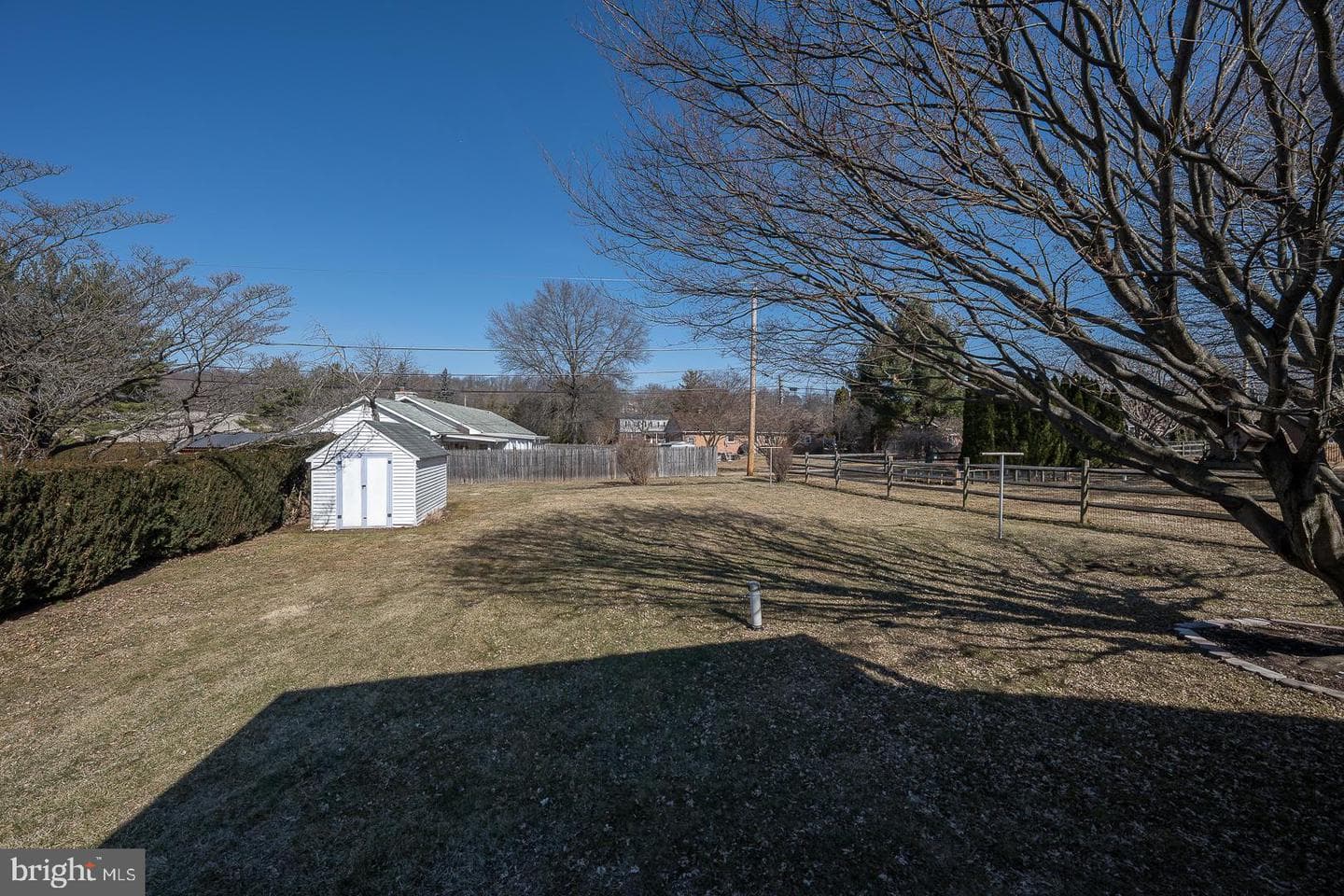 821 W 2nd Avenue photo 55