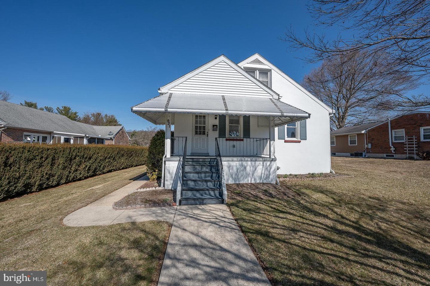 821 W 2nd Avenue photo 9