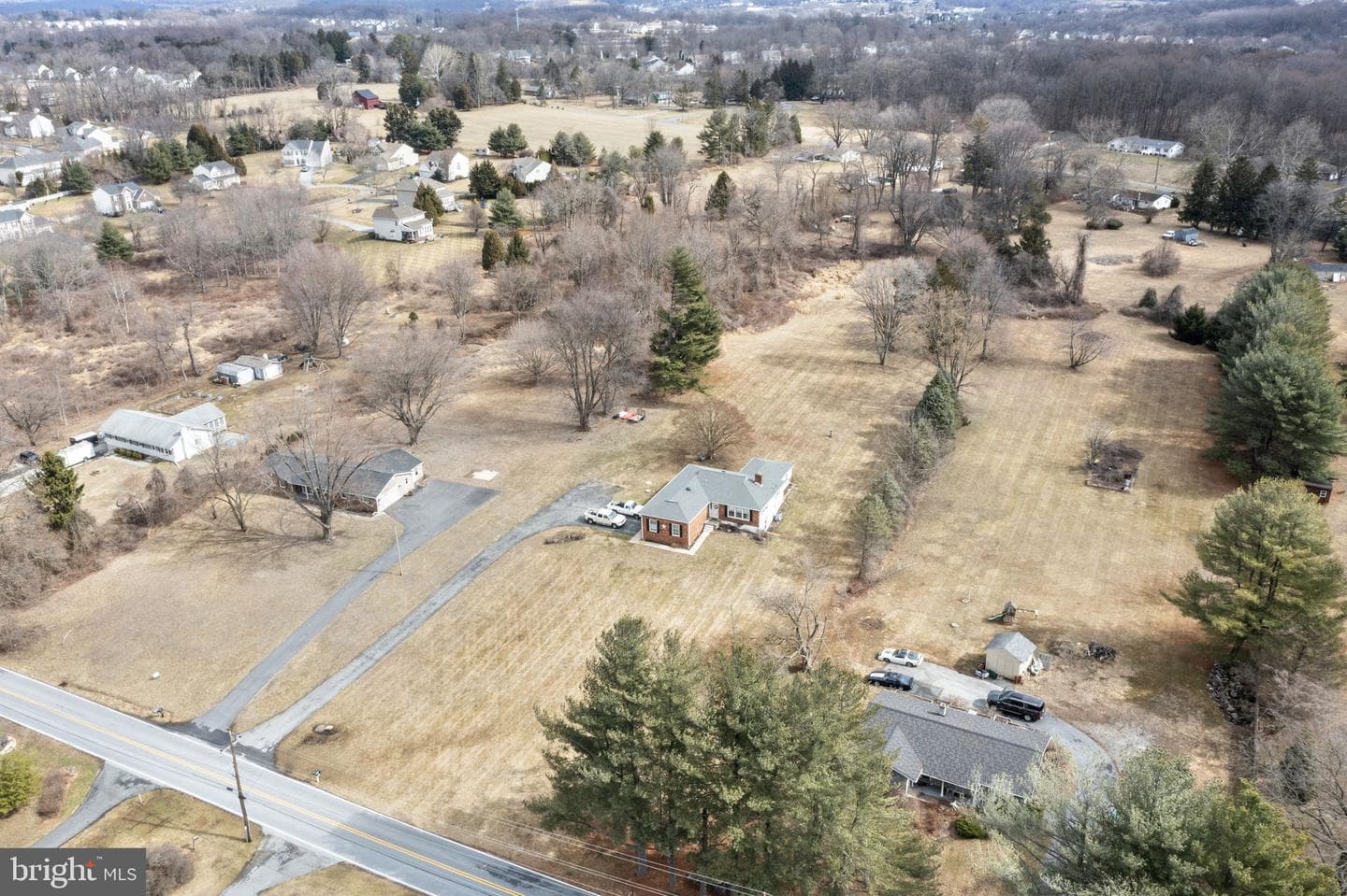 237 Schoolhouse Road photo 2