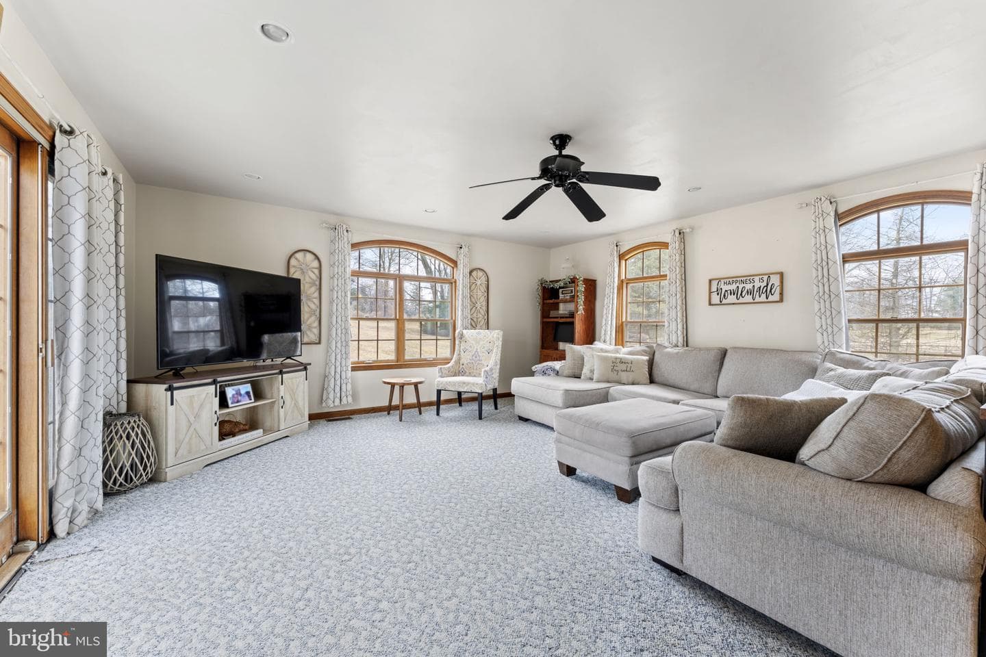 237 Schoolhouse Road photo 4
