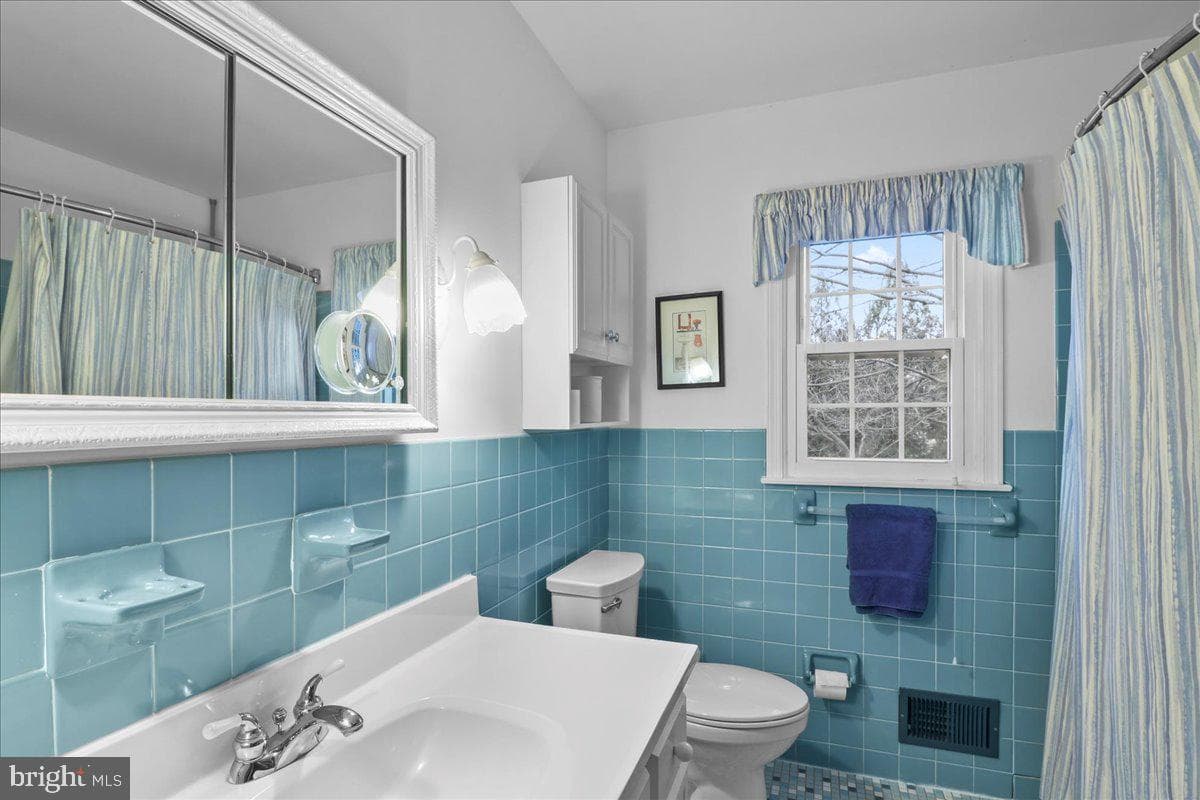711 Sycamore Drive photo 25
