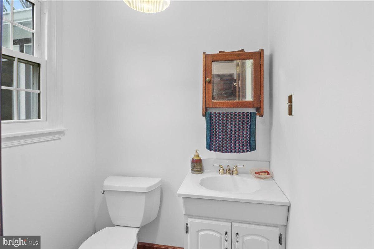 711 Sycamore Drive photo 27