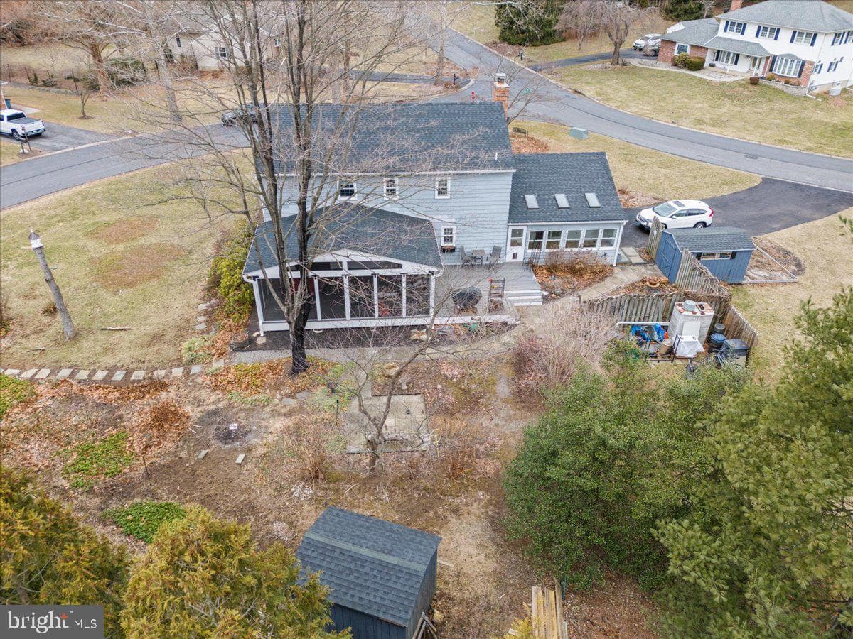 711 Sycamore Drive photo 32