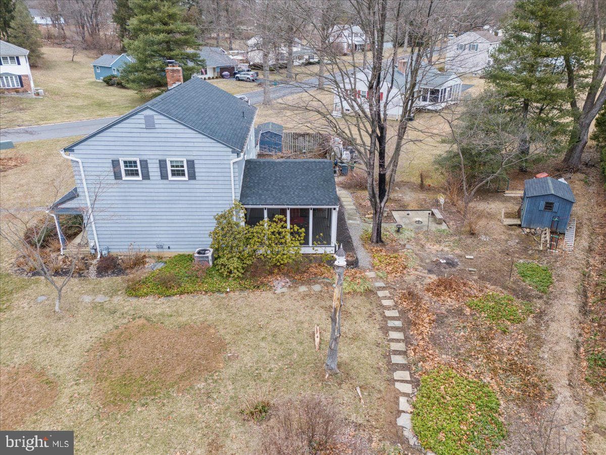 711 Sycamore Drive photo 33