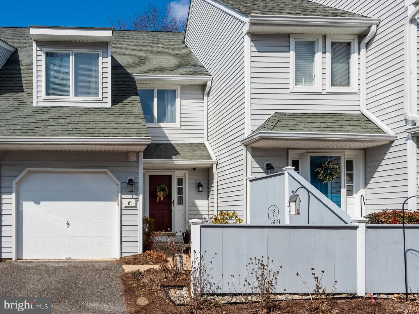 81 E Thomas Court photo 1
