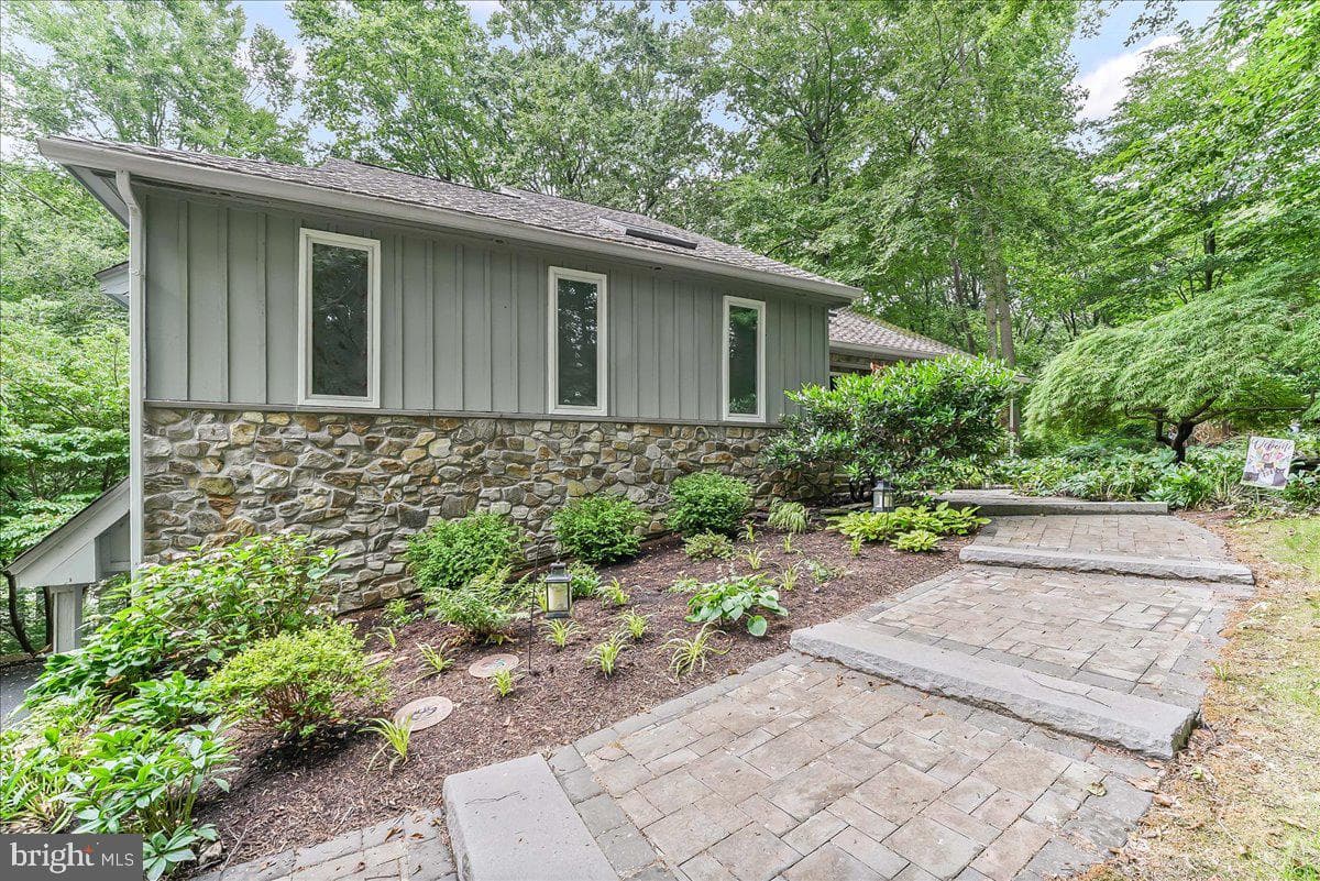 8 Briarwood Court photo 2