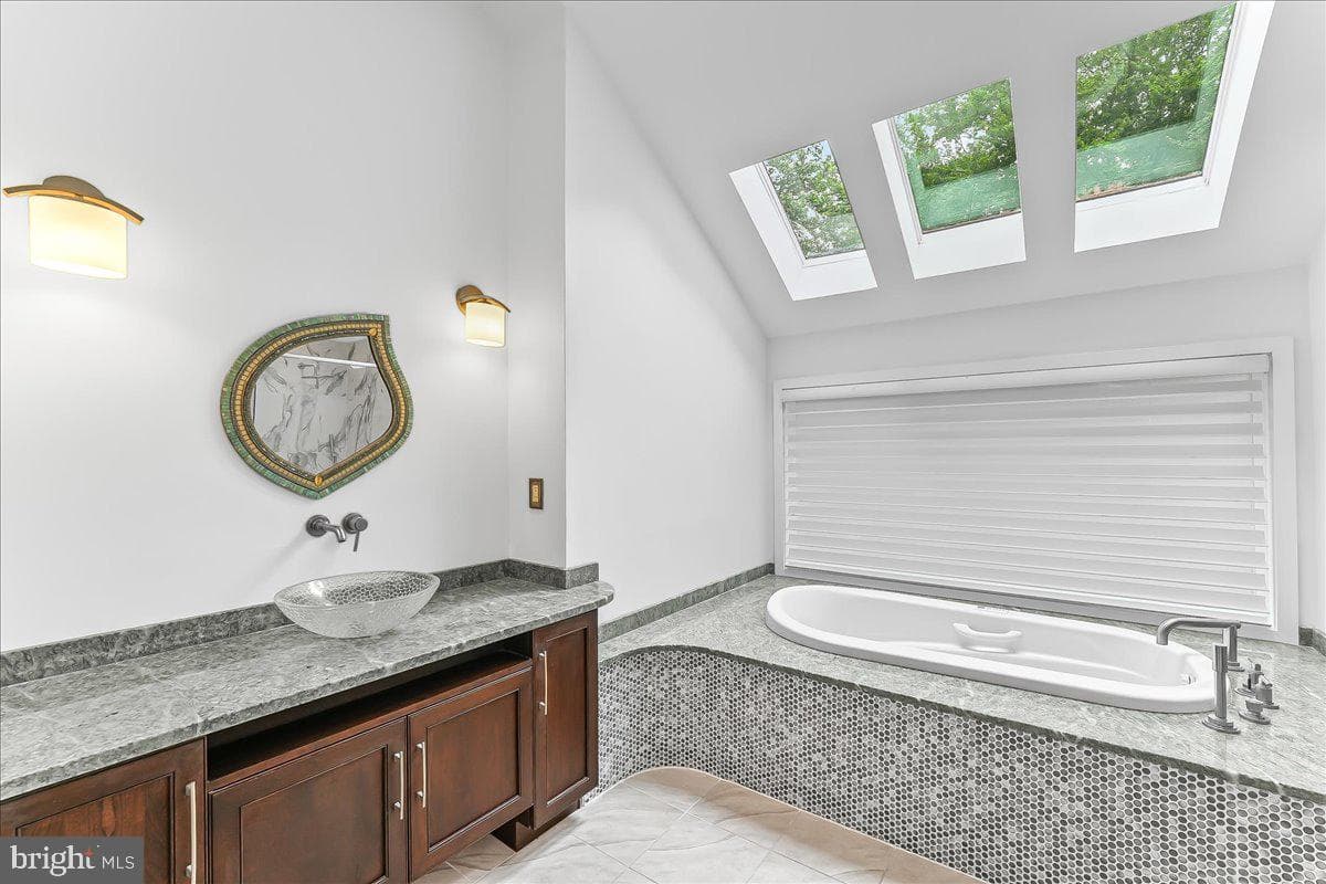 8 Briarwood Court photo 25
