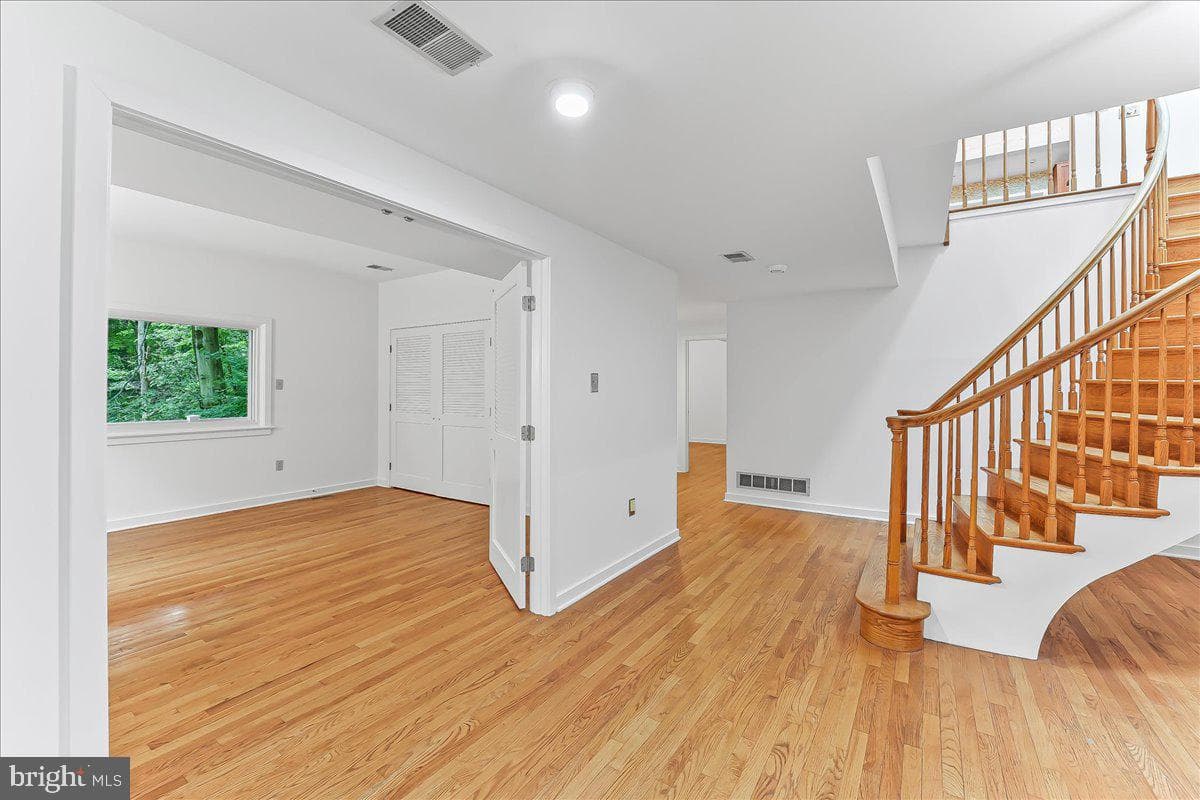 8 Briarwood Court photo 30