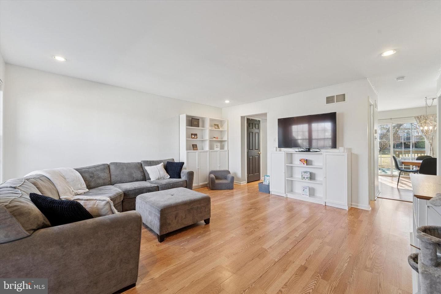810 Amber Lane photo 2