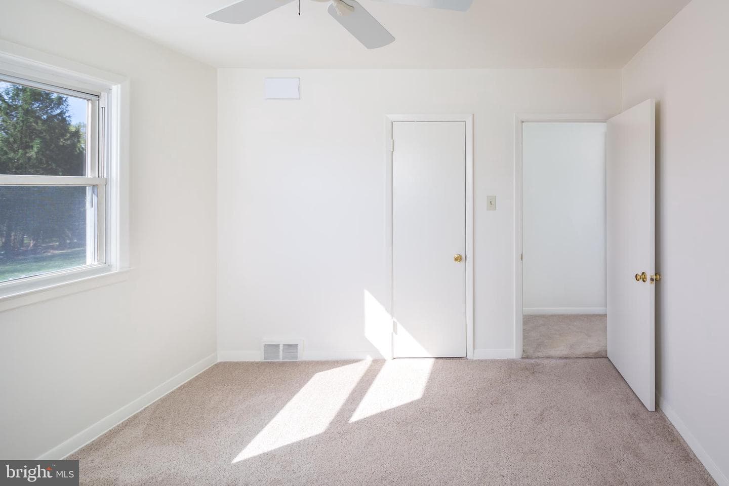 6 Vernon Lane photo 29