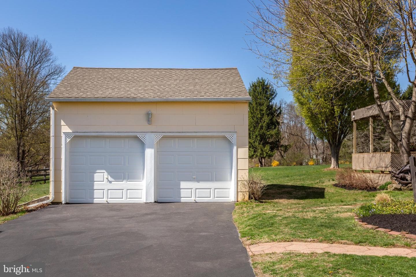 6 Vernon Lane photo 37