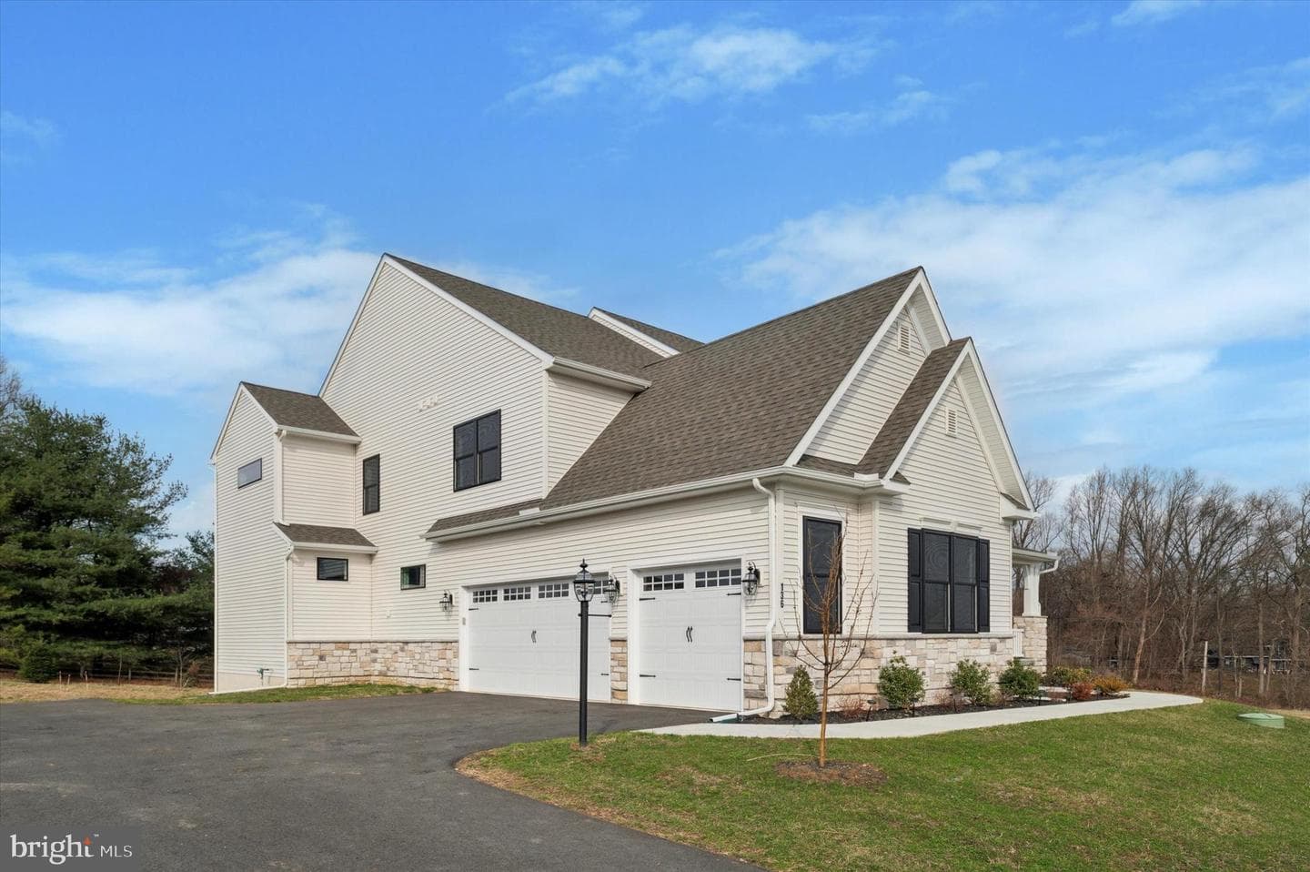 136 Janine Way photo 2