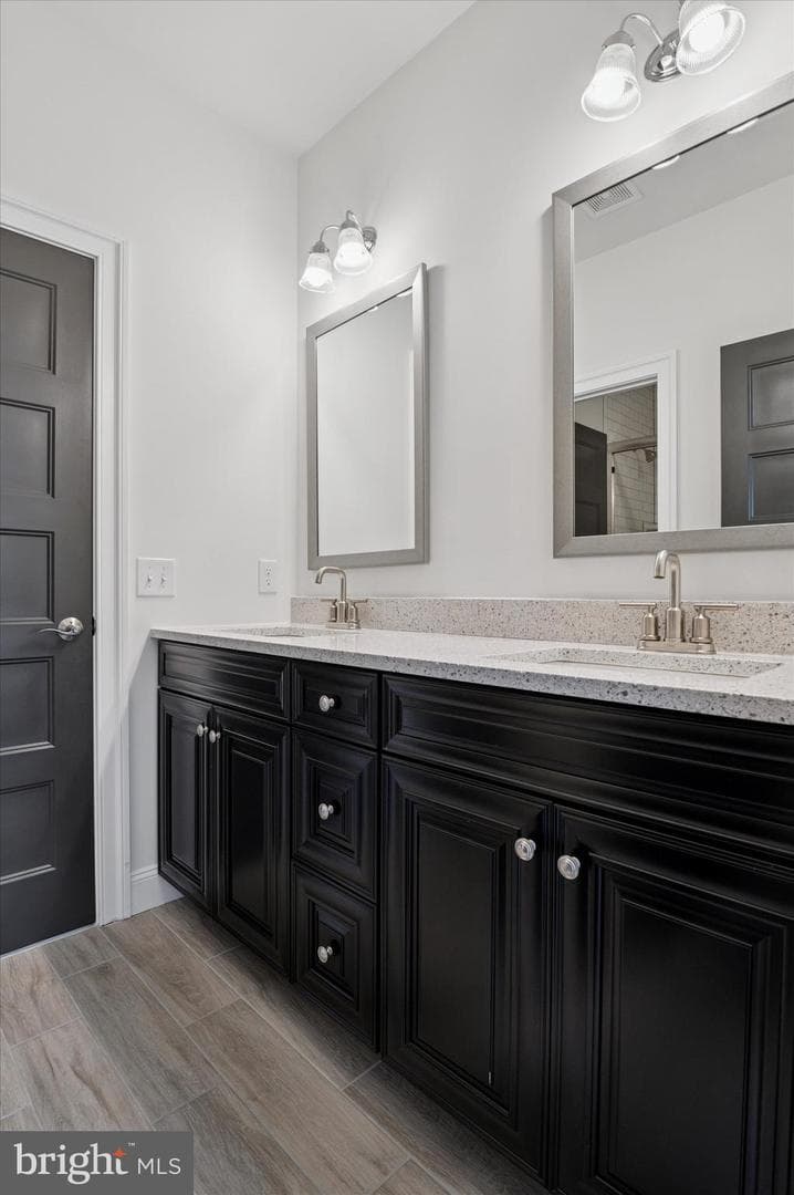 136 Janine Way photo 31