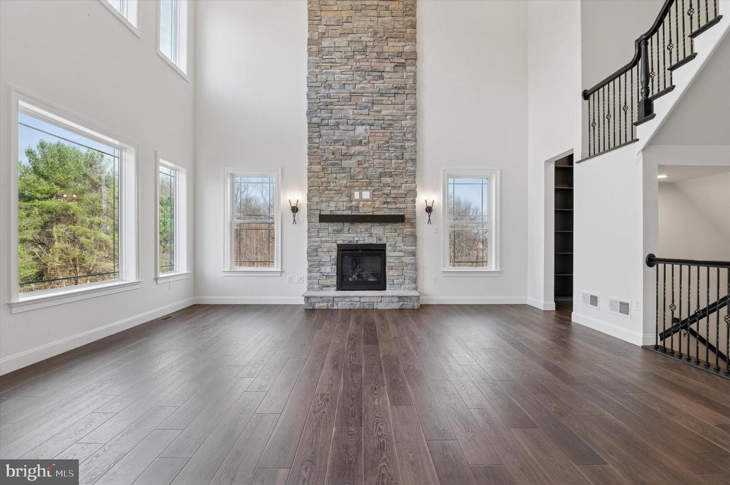 136 Janine Way photo 9