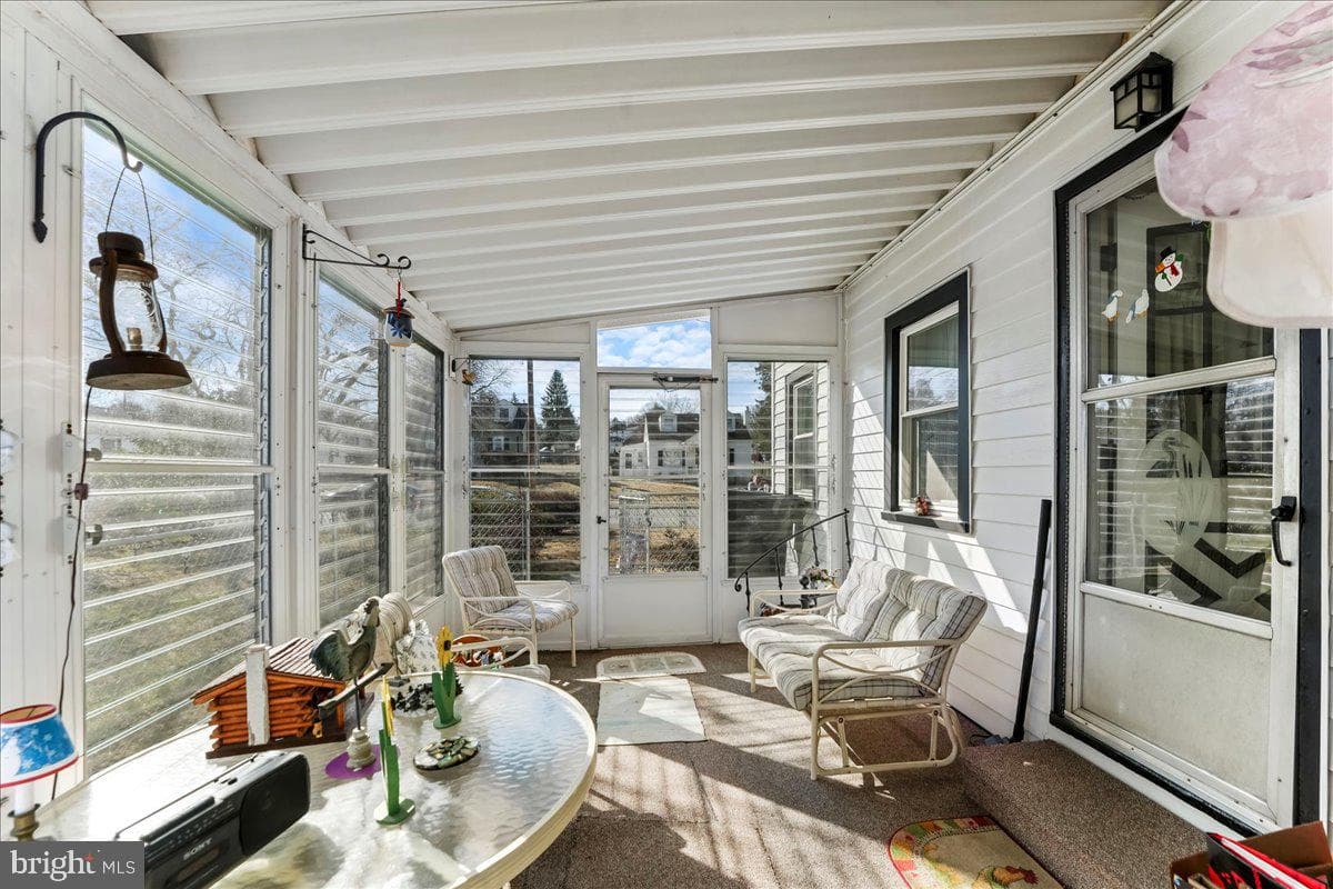 307 Scarlett Avenue photo 21
