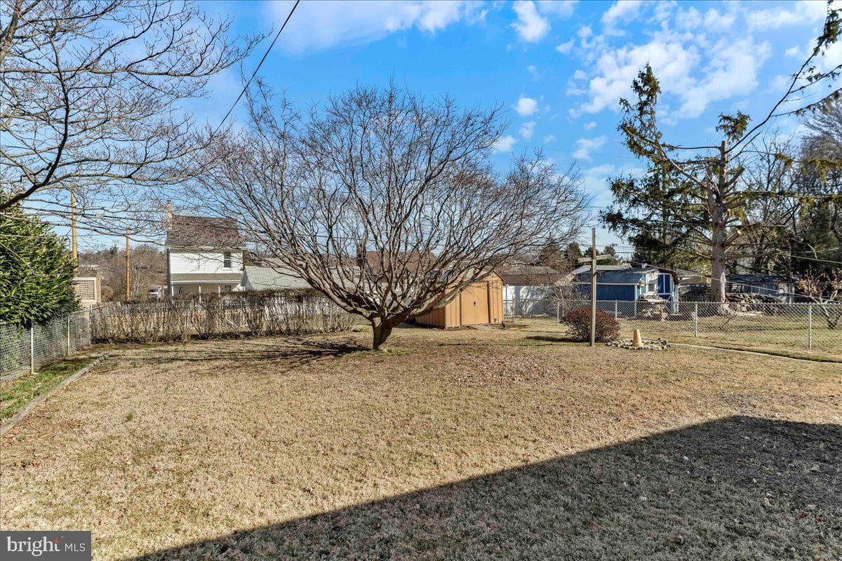 307 Scarlett Avenue photo 25