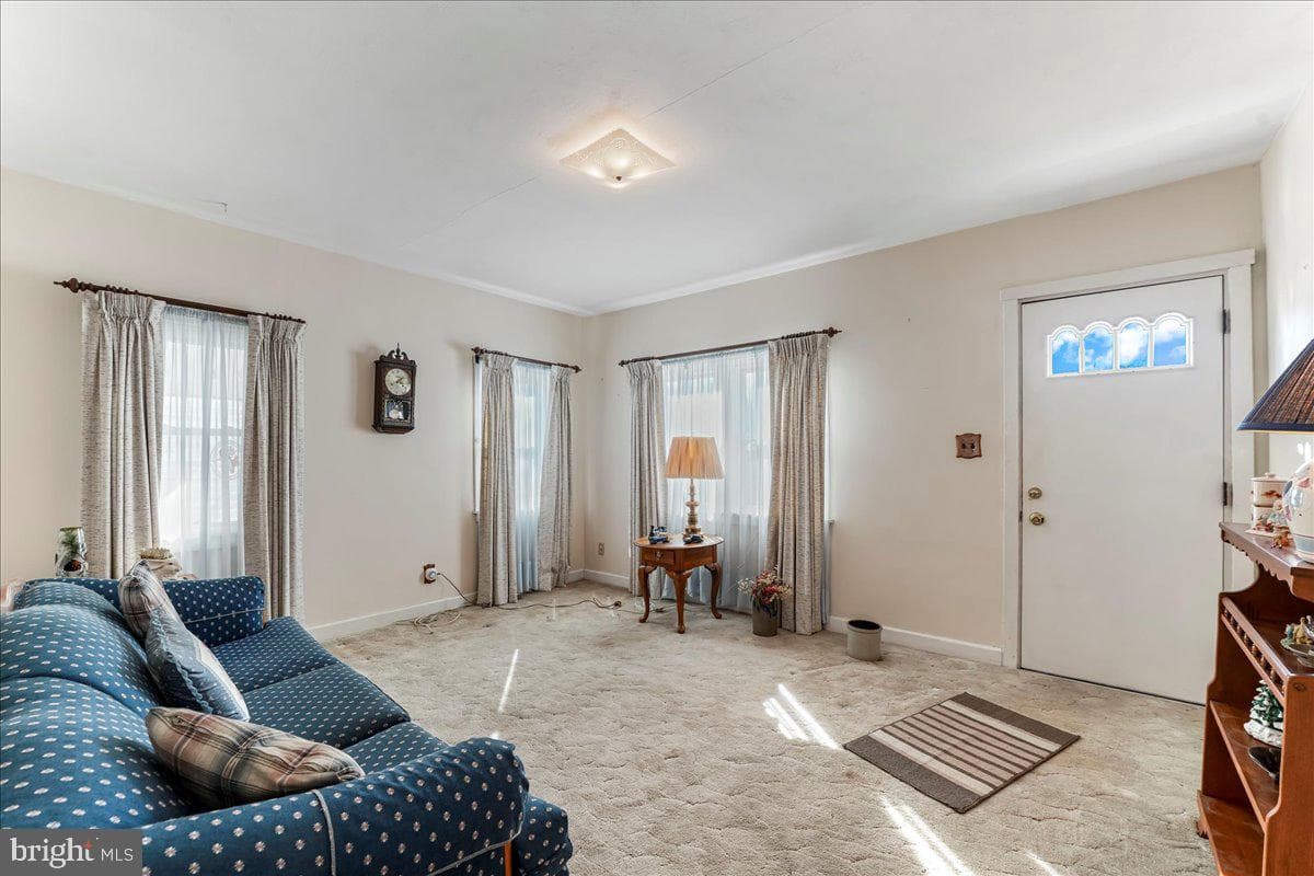 307 Scarlett Avenue photo 5