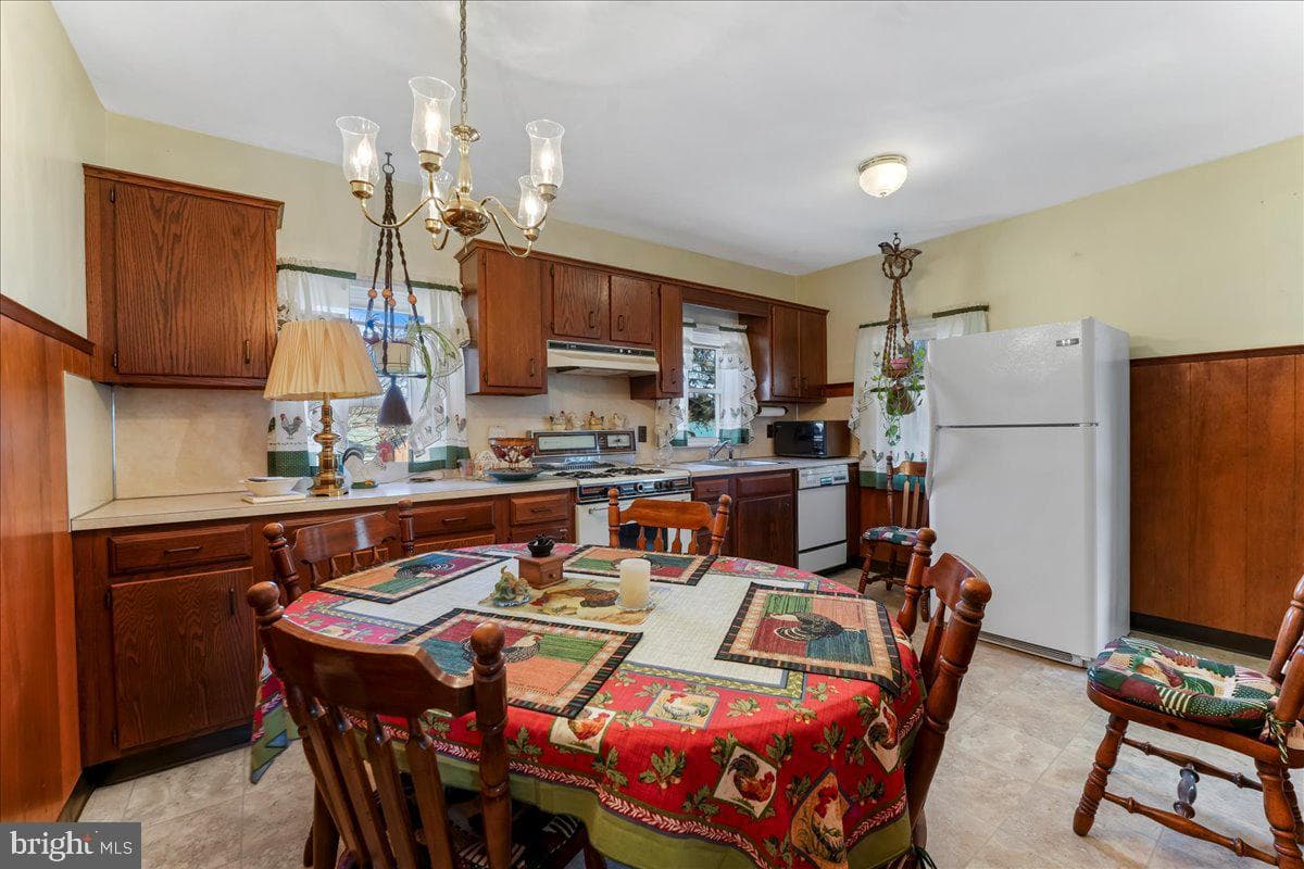 307 Scarlett Avenue photo 7