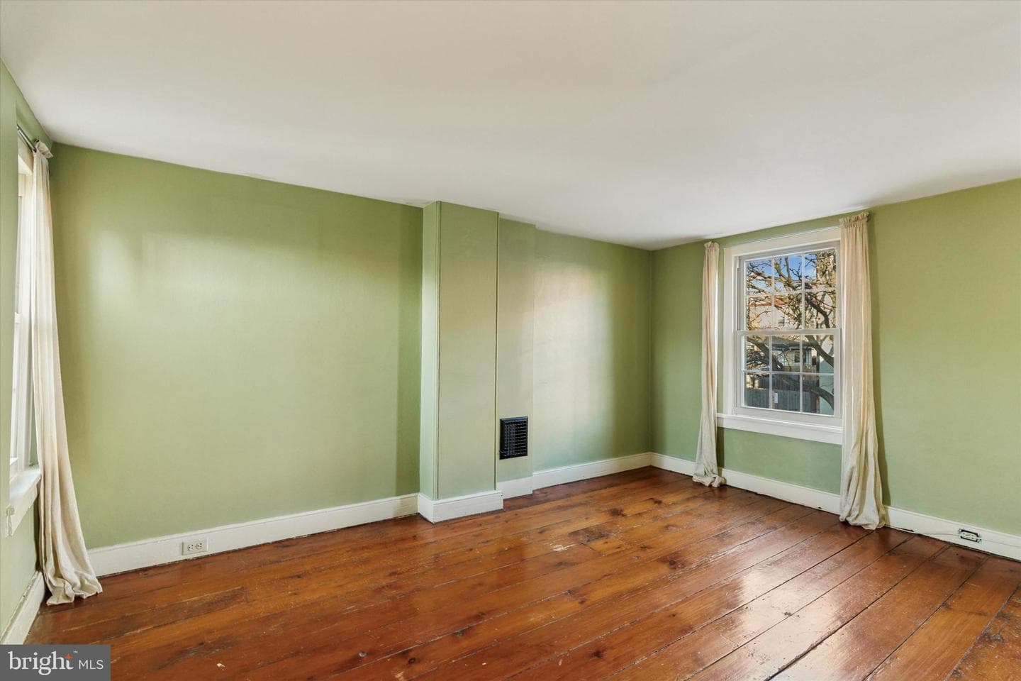 108 E Miner Street photo 14