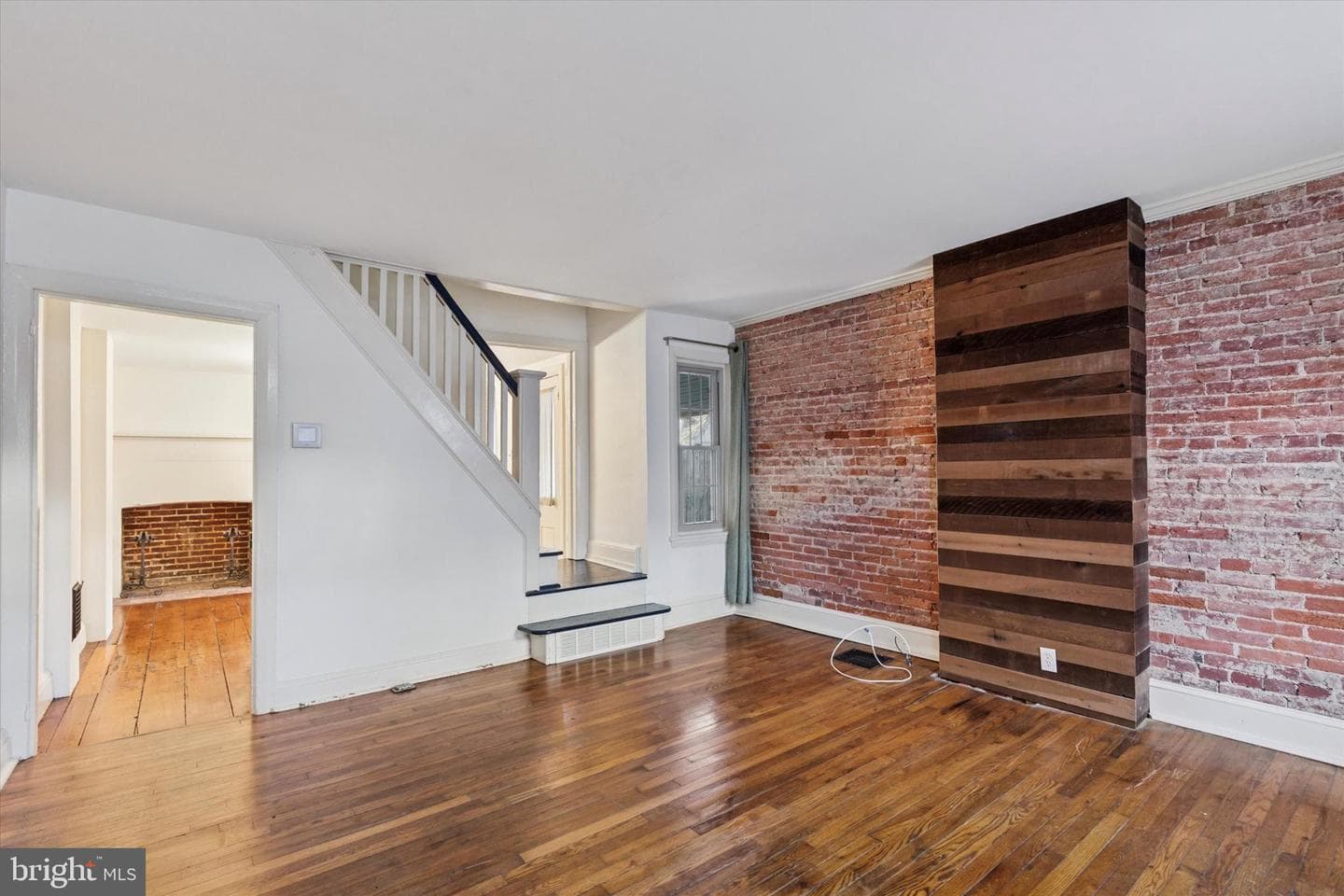 108 E Miner Street photo 2