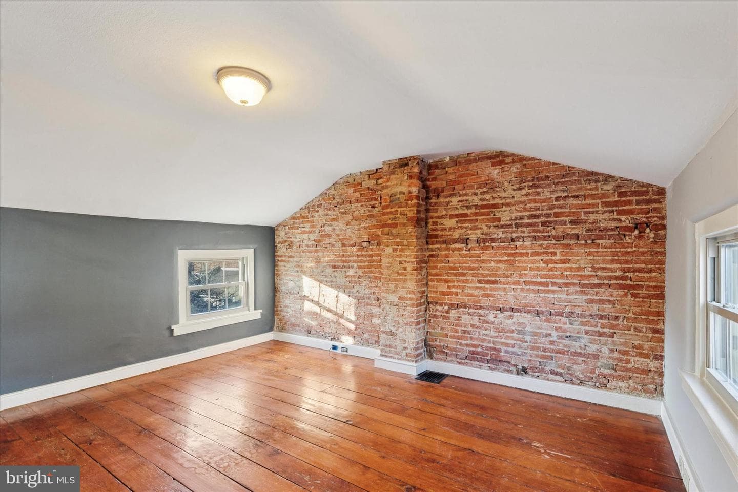 108 E Miner Street photo 20