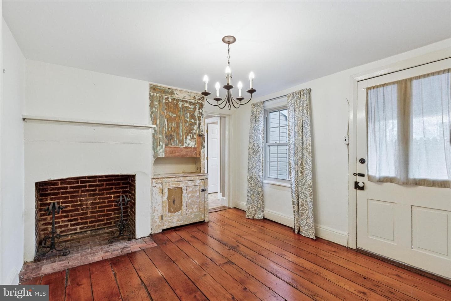 108 E Miner Street photo 5