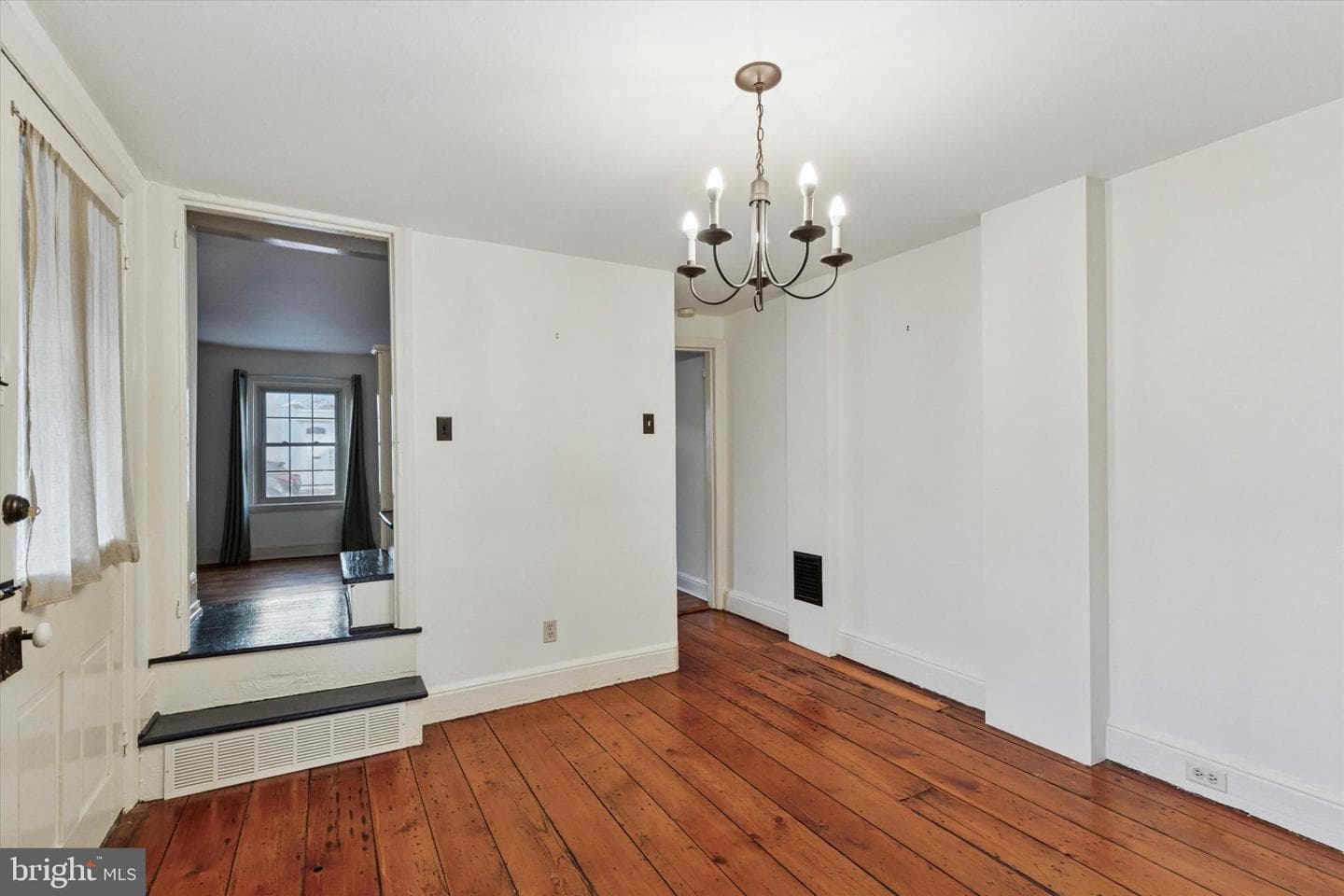 108 E Miner Street photo 6