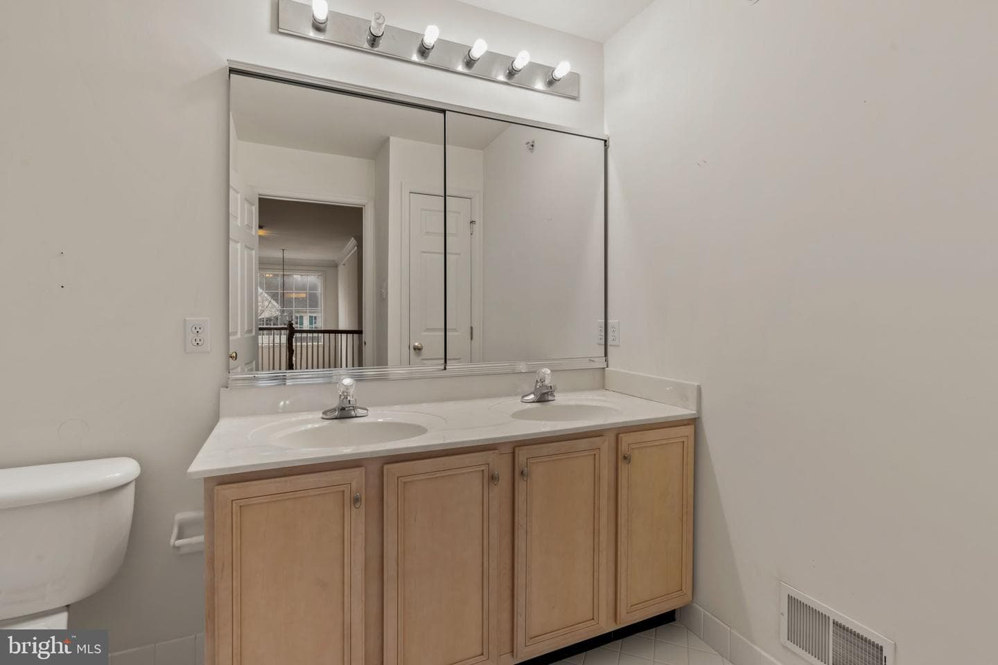 124 Pendula Court photo 9