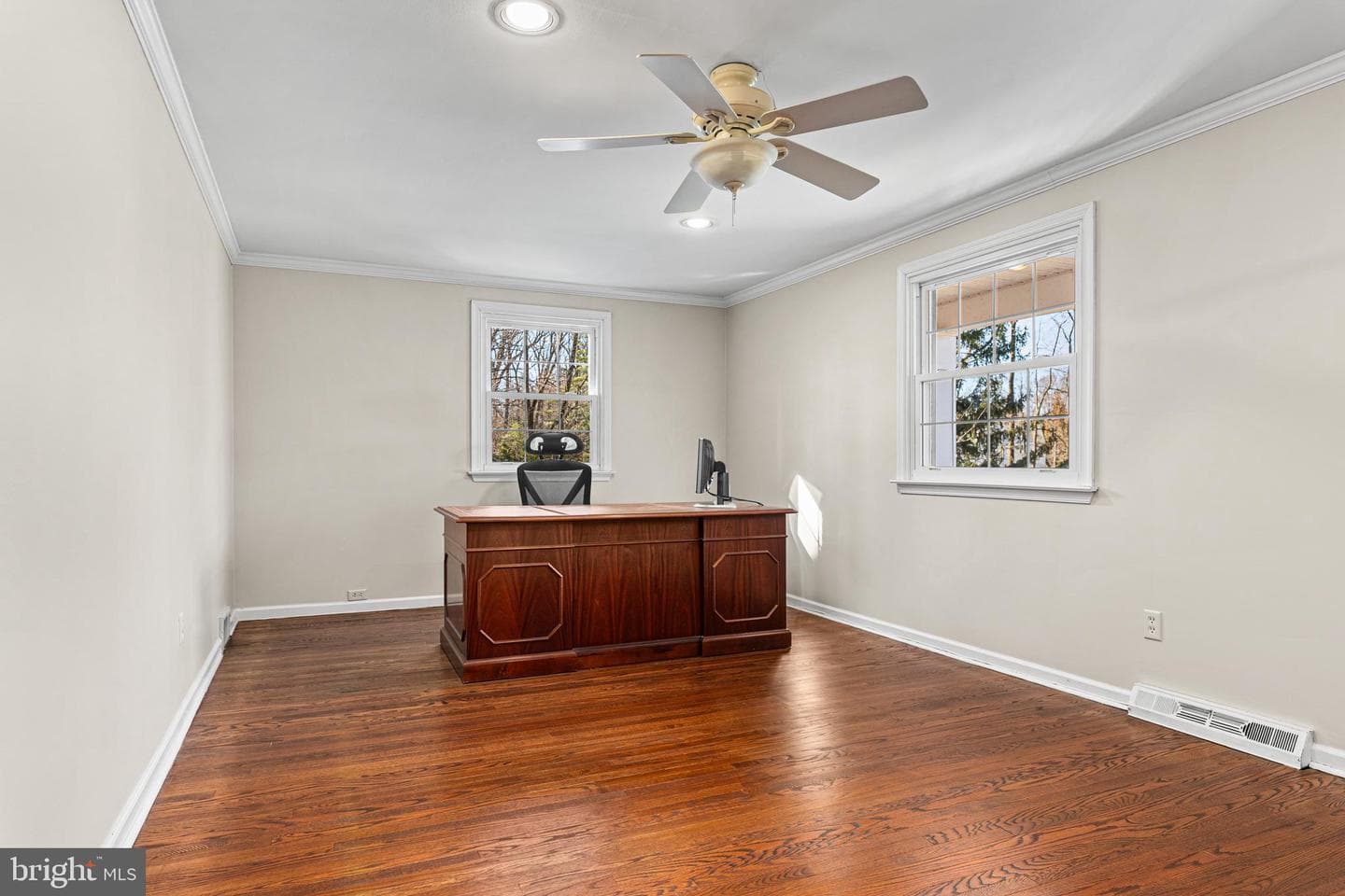 1580 Maple Avenue photo 30