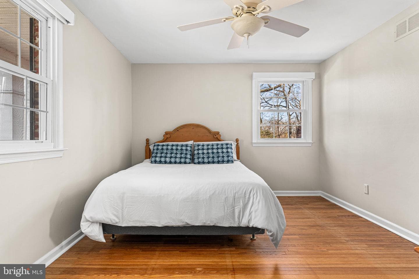 1580 Maple Avenue photo 34