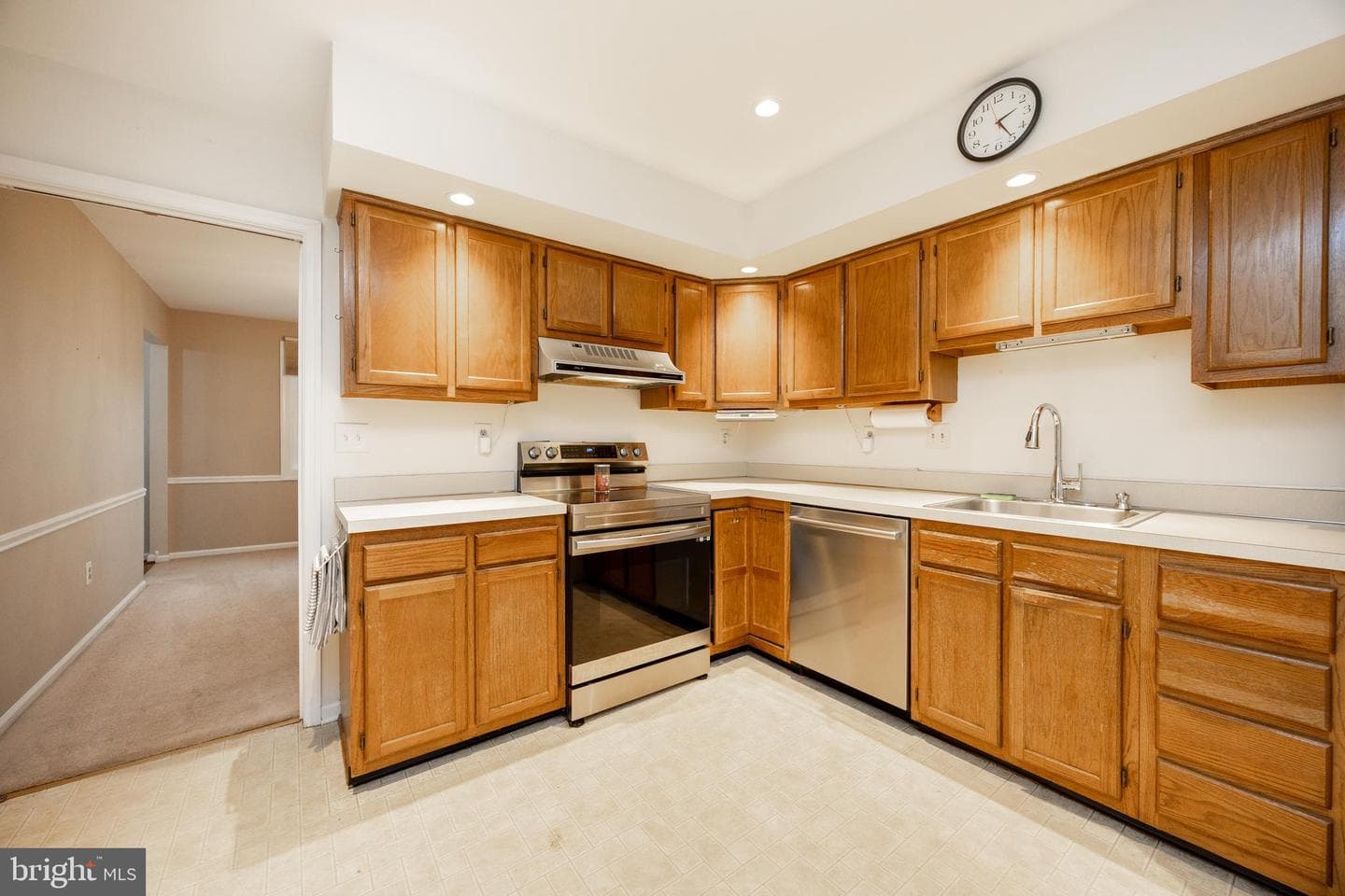 103 Stephen Drive photo 12